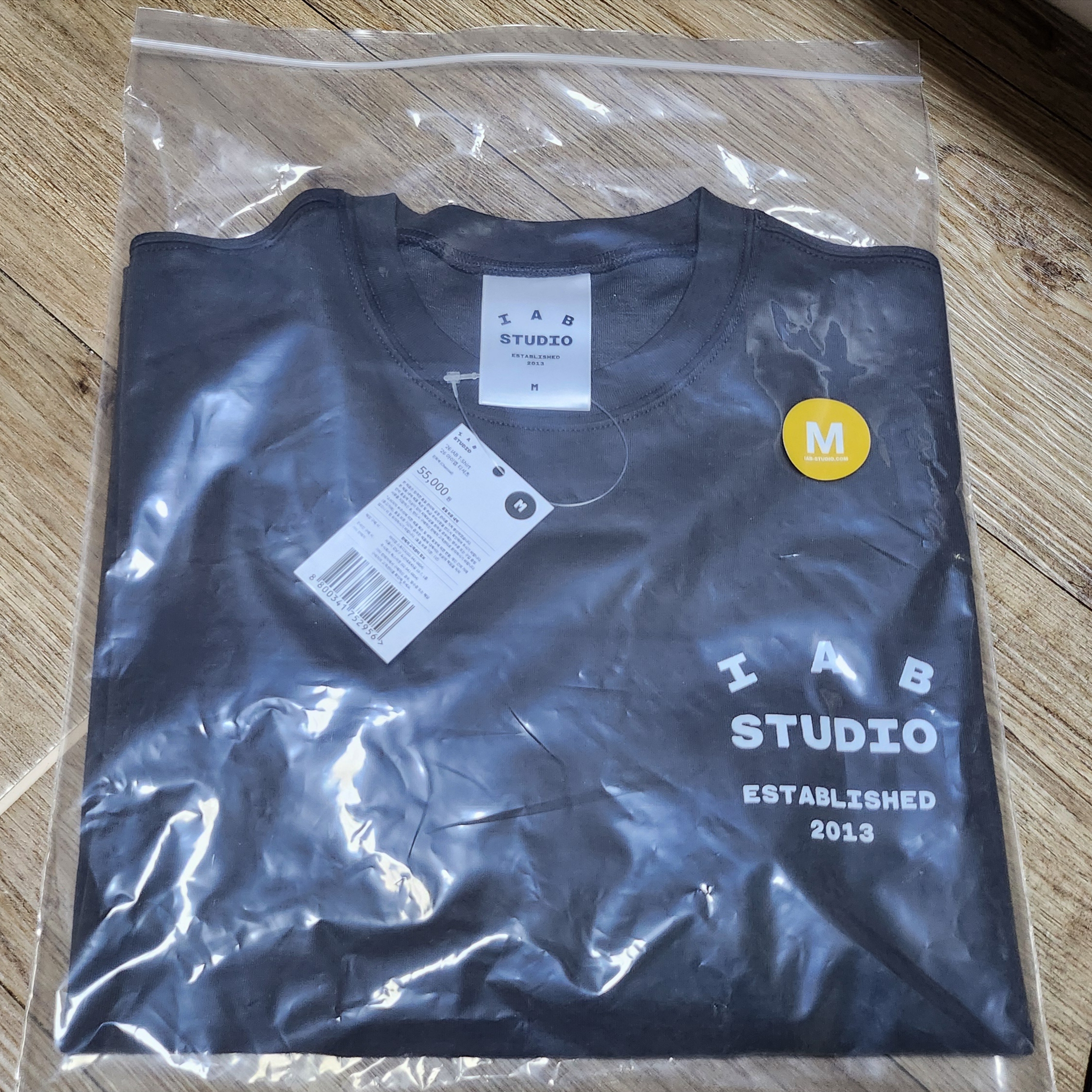 IAB Studio 26 IAB T-Shirt White Navy, IAB Studio 26 IAB T-Shirt Charcoal White 착용 스타일 - 6