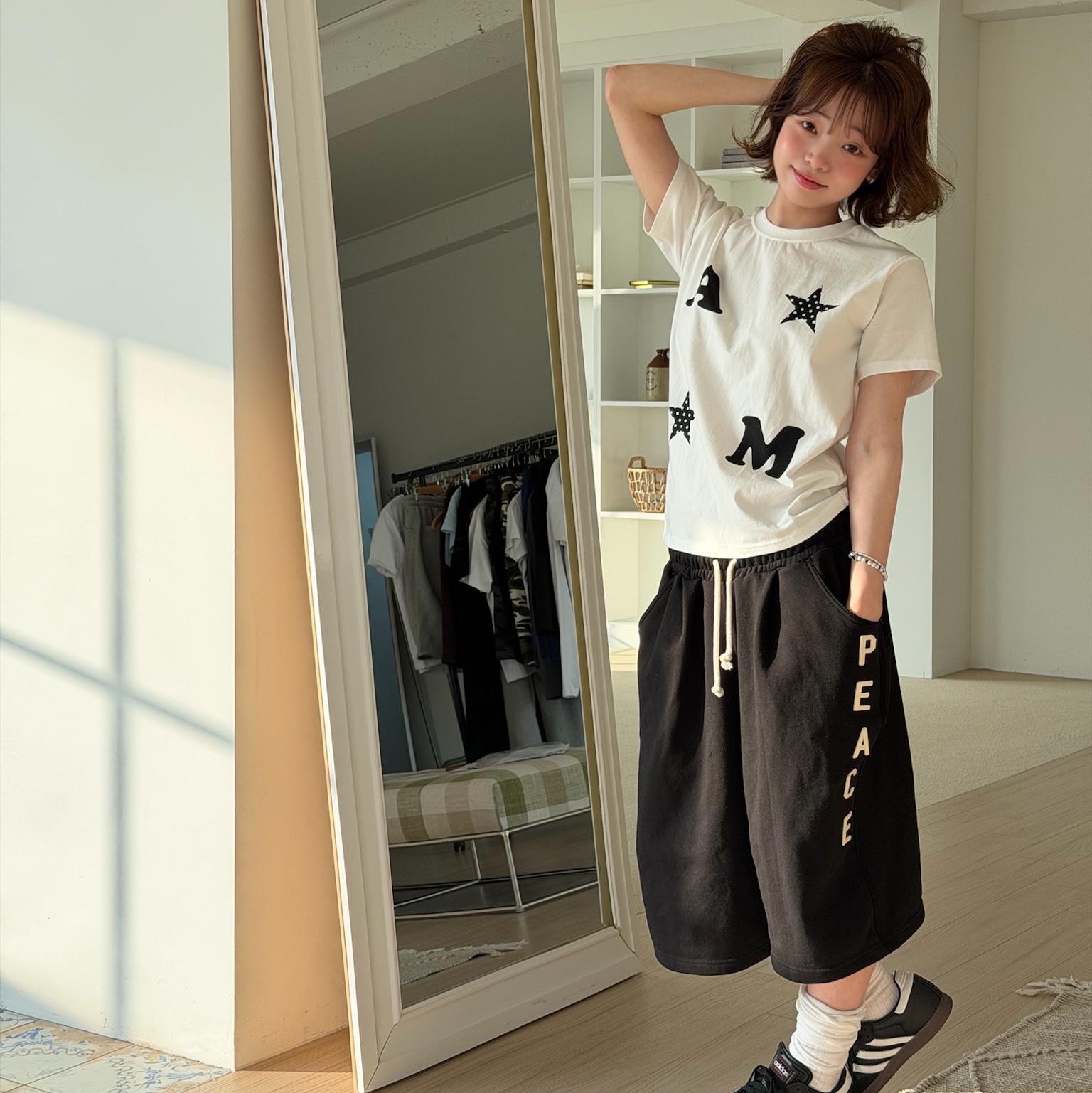 AMOU AM Star Half T-Shirts White, AMOU AM Star Half T-Shirts Light Blue 착용 스타일 - 1