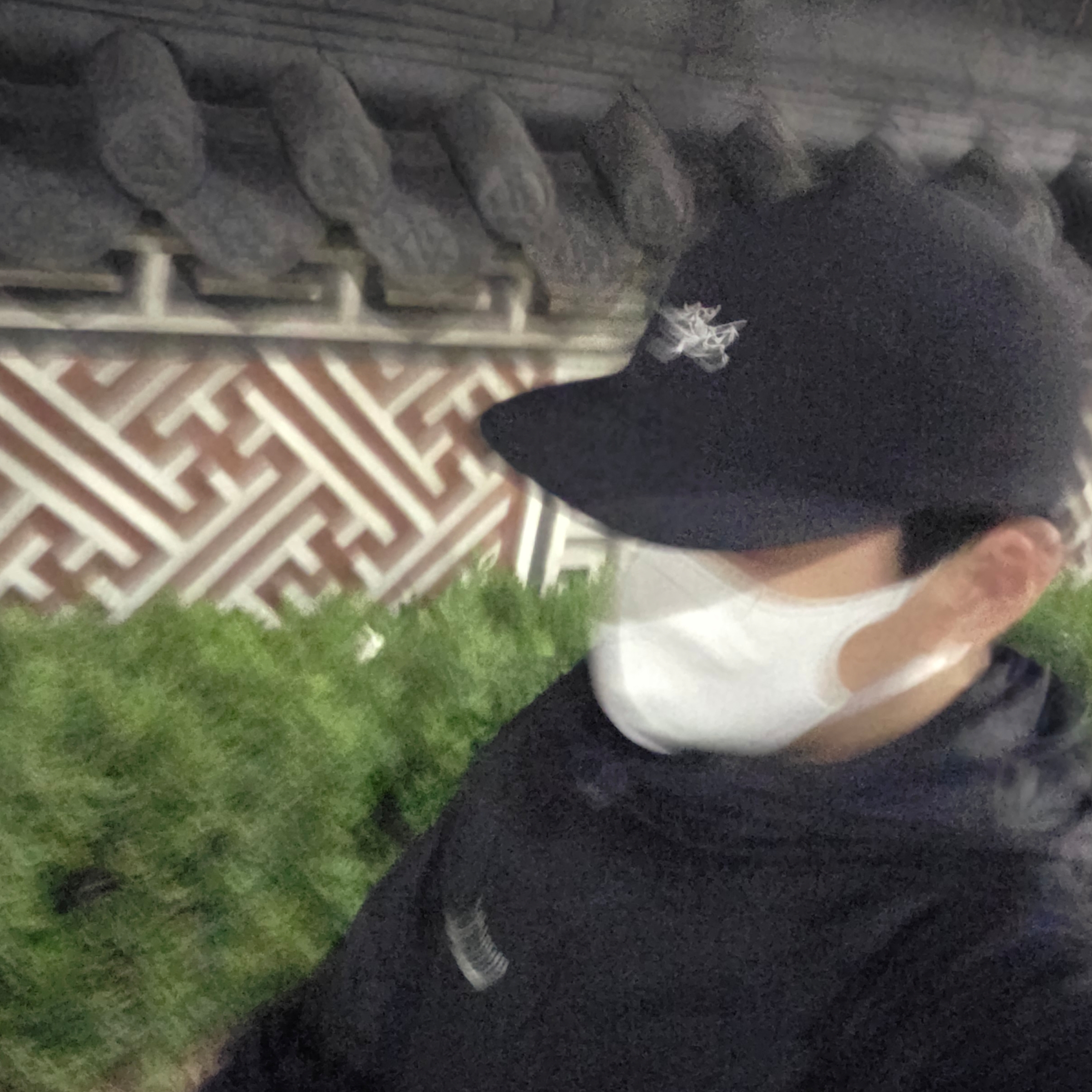Arc'teryx Gamma 5 Panel Cap Black Arctic Silk, Montbell Wind Blast Hooded Jacket Black 착용 스타일 - 1