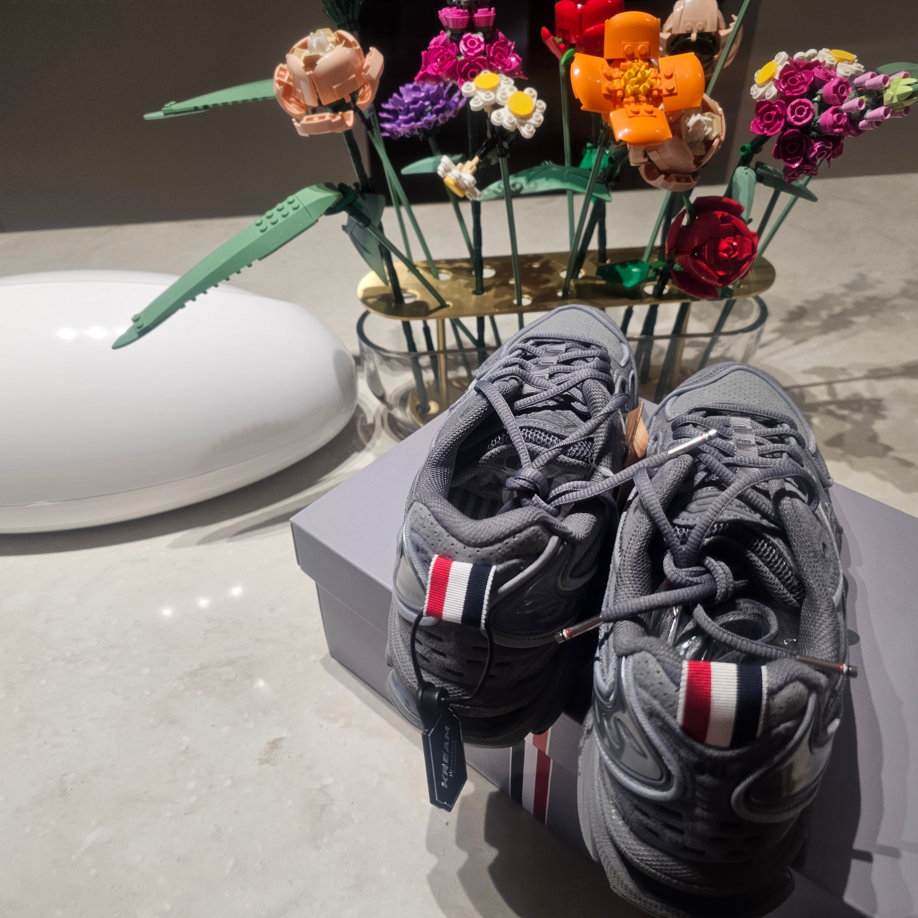 Asics x Thom Browne Gel-Kayano 14 Grey 착용 스타일 - 2