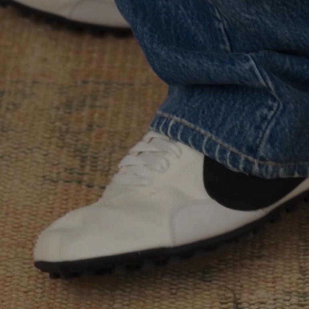(W) Nike Moon Shoe Soft Pearl and Black 착용 스타일