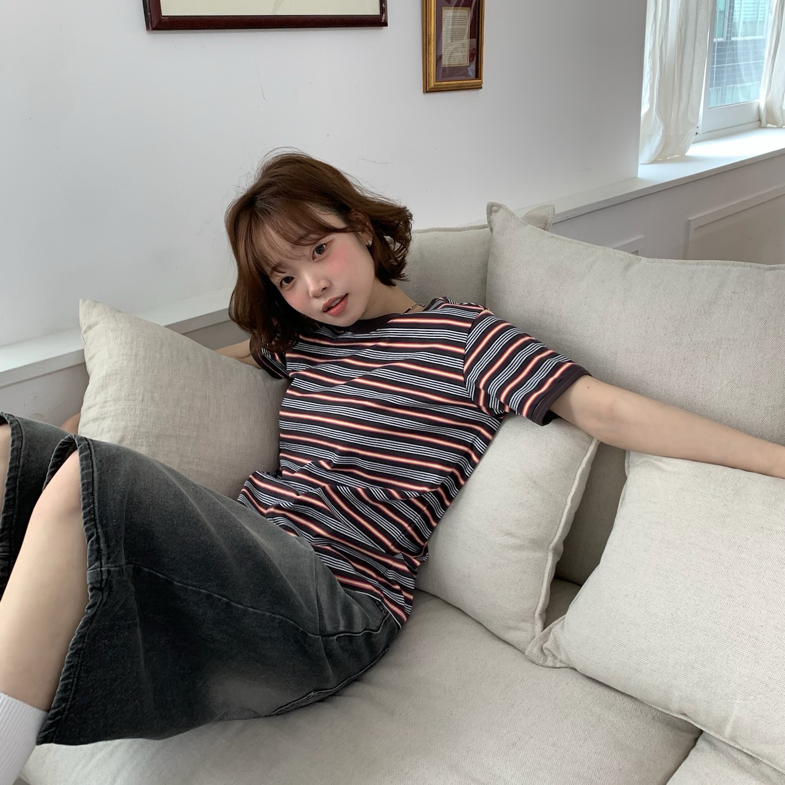 AMOU Amou Multi Stripe Ringer T-Shirts Brown, AMOU Amou Multi Stripe Ringer T-Shirts Melange 착용 스타일 - 4