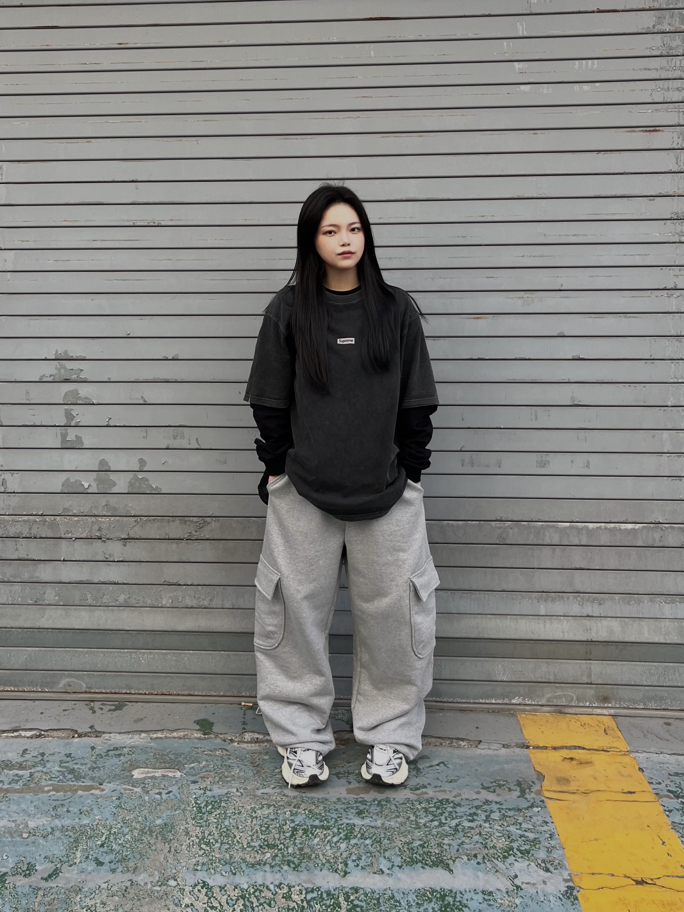 Supreme Overprint Small Box S/S Top Black - 24SS, Supreme Mesh Mini Duffle Bag Black - 25SS 착용 스타일 - 2