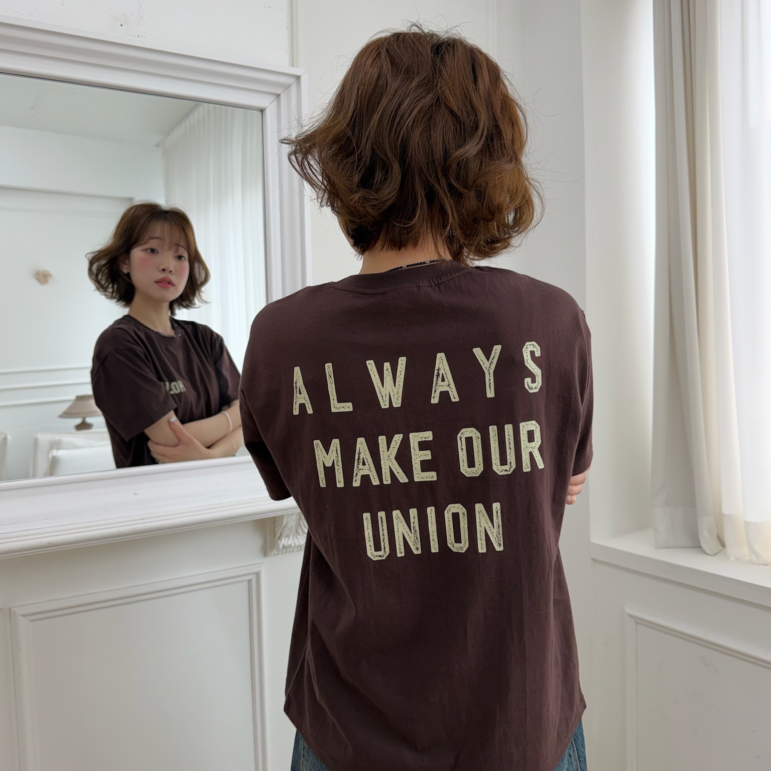 AMOU Holiday Half T-Shirts Brown, AMOU Holiday Half T- Shirts Purple 착용 스타일 - 1