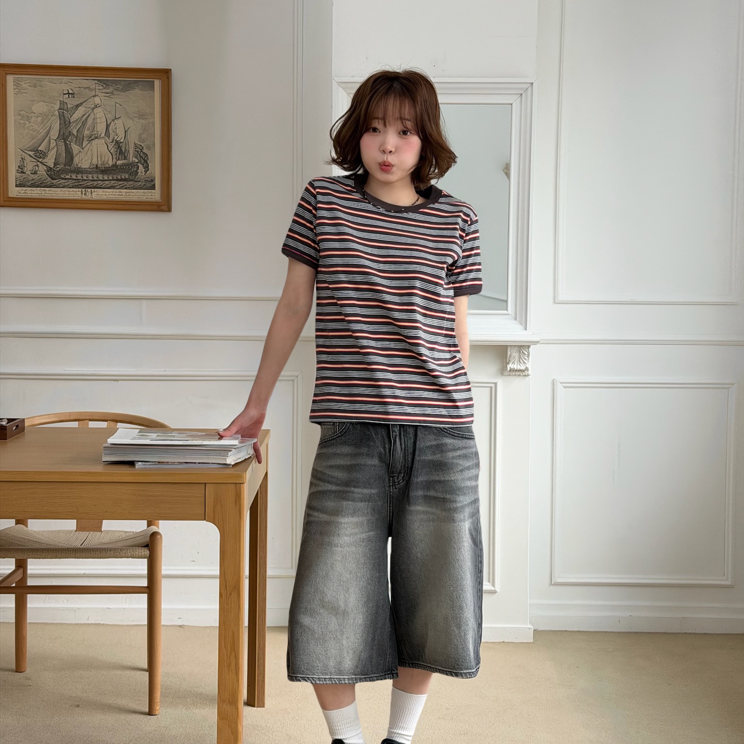AMOU Amou Multi Stripe Ringer T-Shirts Brown, AMOU Amou Multi Stripe Ringer T-Shirts Melange 착용 스타일 - 2