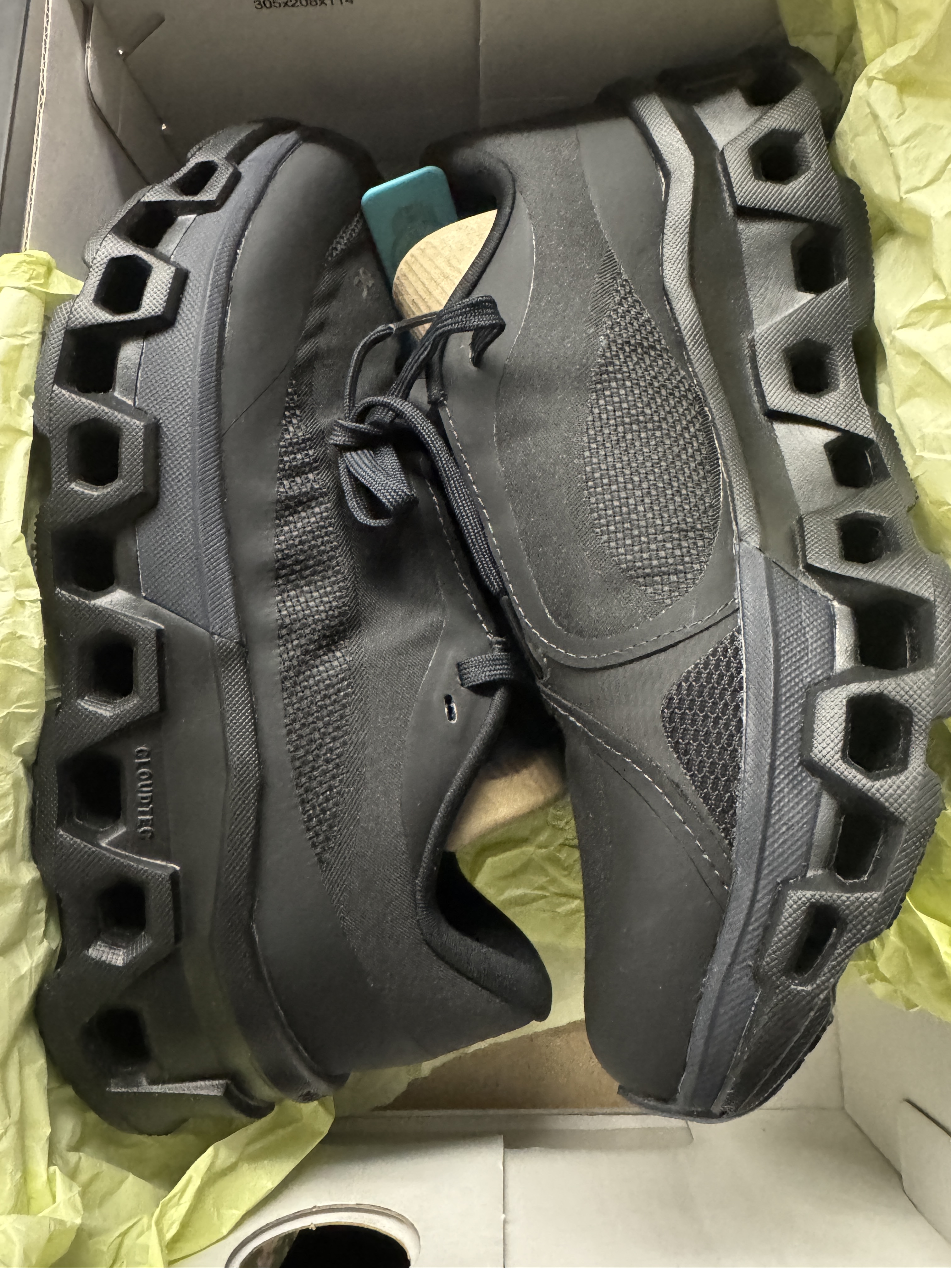 (W) On Running x Post Archive Faction (Paf) Cloudmonster 2 Black Magnet 착용 스타일