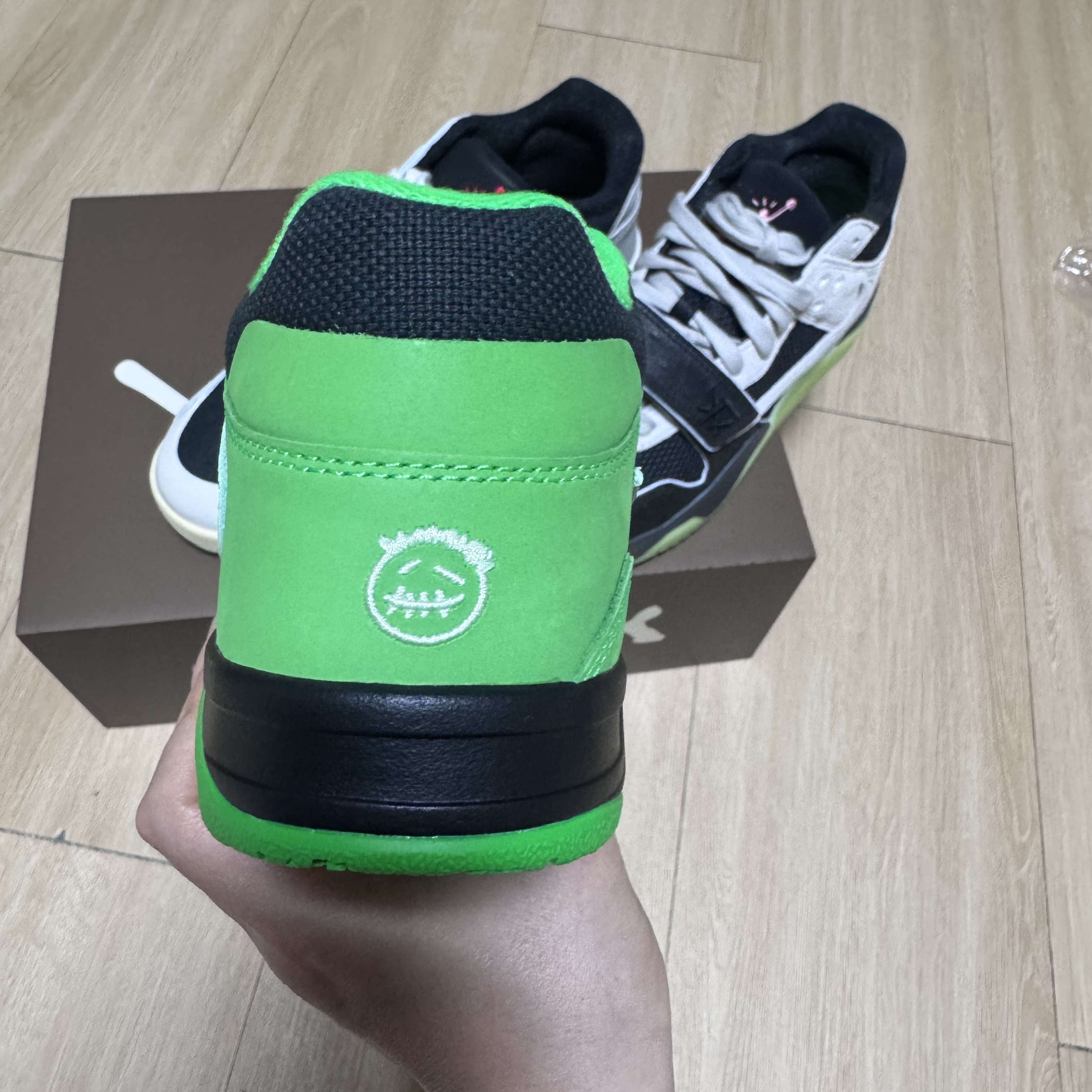 Jordan x Travis Scott Jumpman Jack TR Green Spark Vapor Green, Jordan x Travis Scott x Chase B Jumpman Jack TR Black Night Silver 착용 스타일 - 3