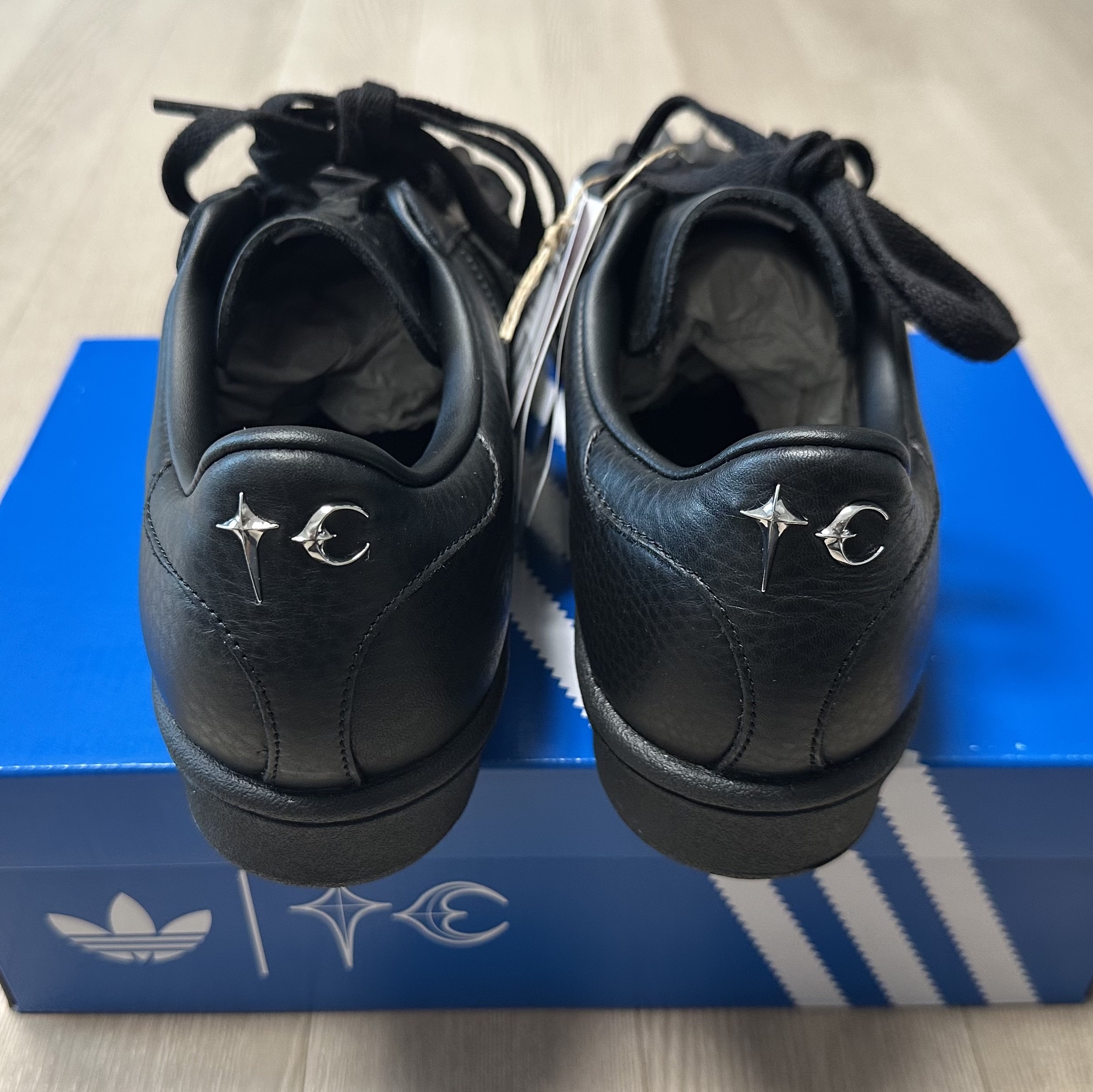 Adidas x Thug Club Superstar Vintage Core Black 착용 스타일 - 5