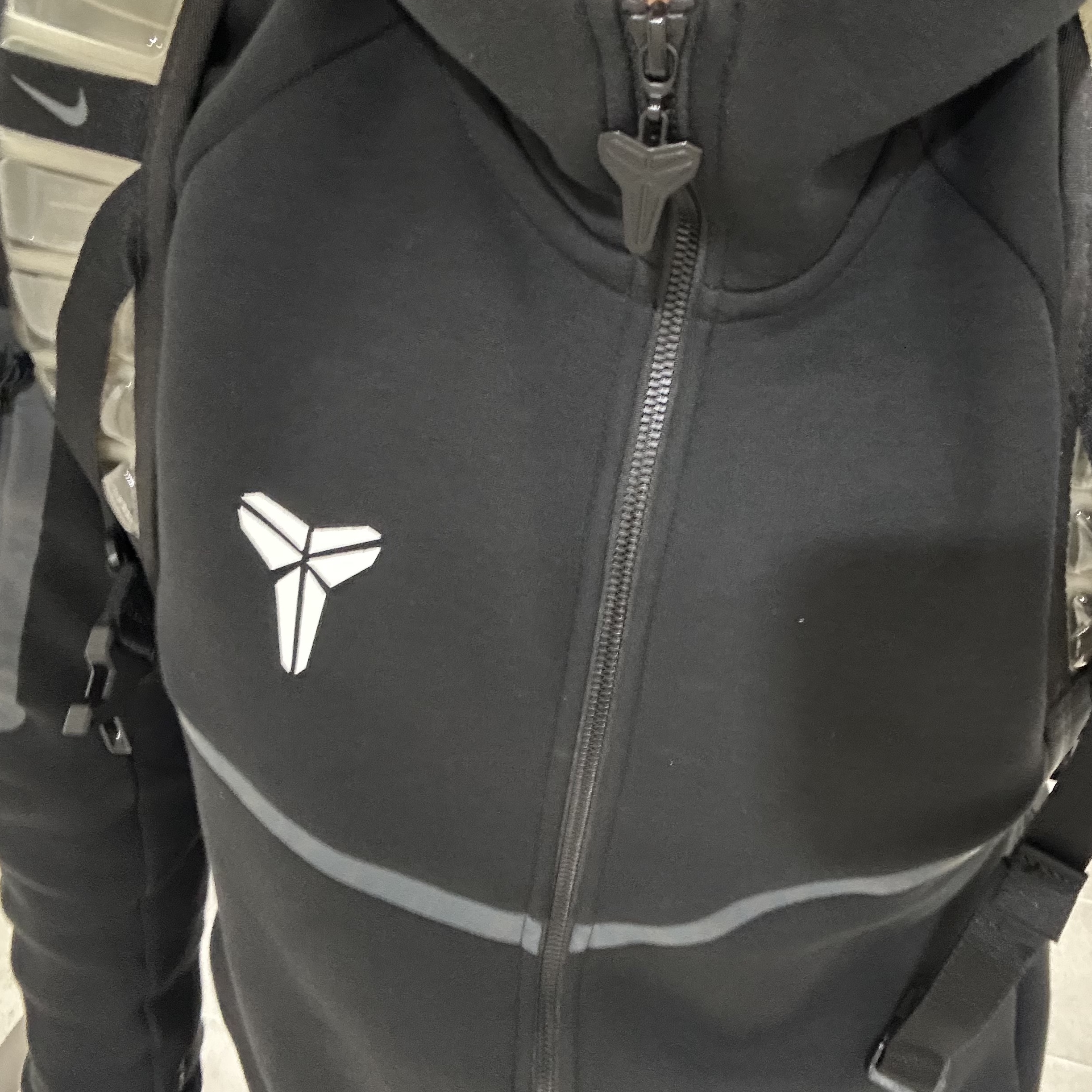 Nike Kobe Tech Fleece Full Zip Windrunner Jacket Black White - Asia 착용 스타일