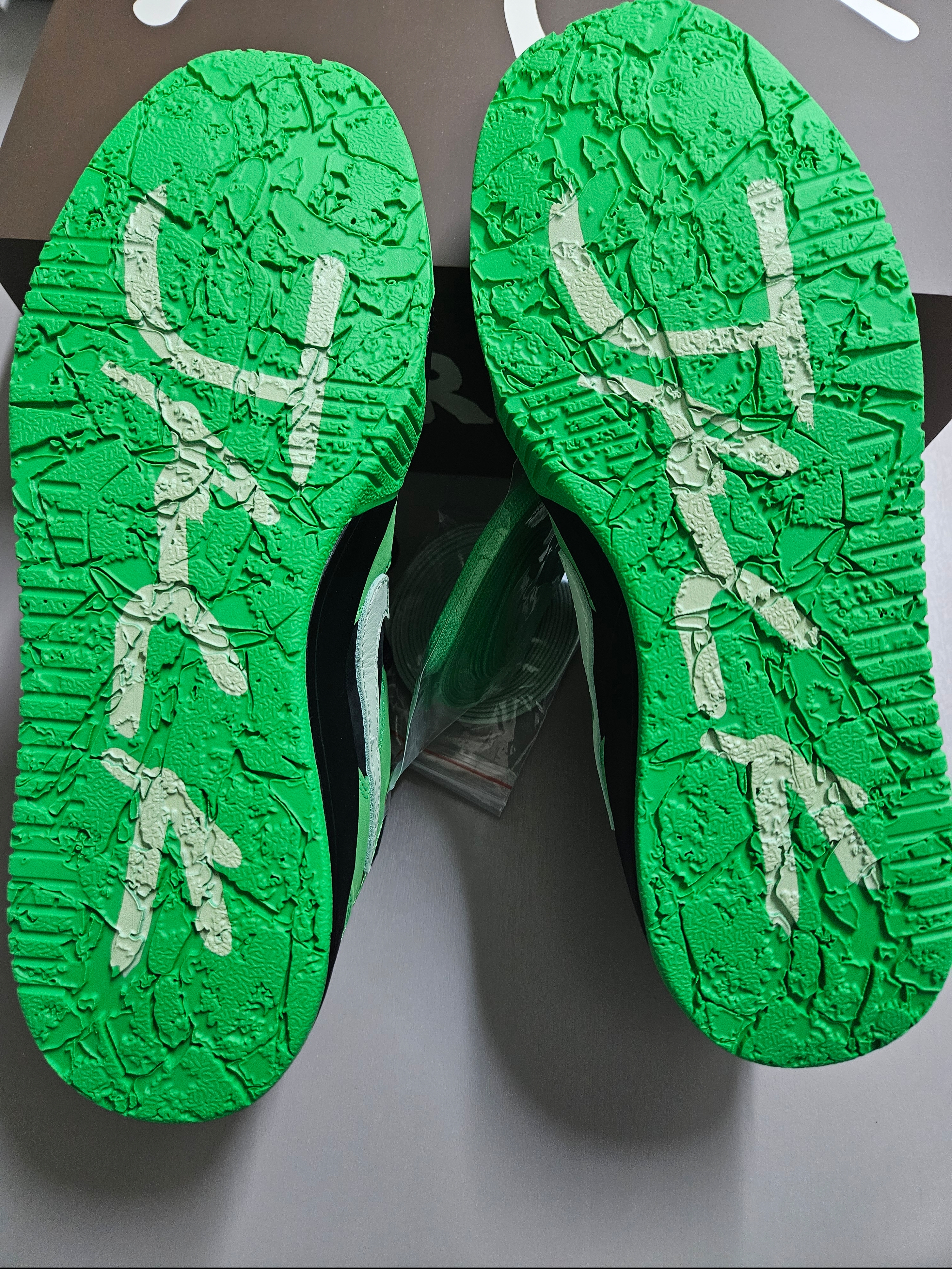 Jordan x Travis Scott Jumpman Jack TR Green Spark Vapor Green 착용 스타일 - 4