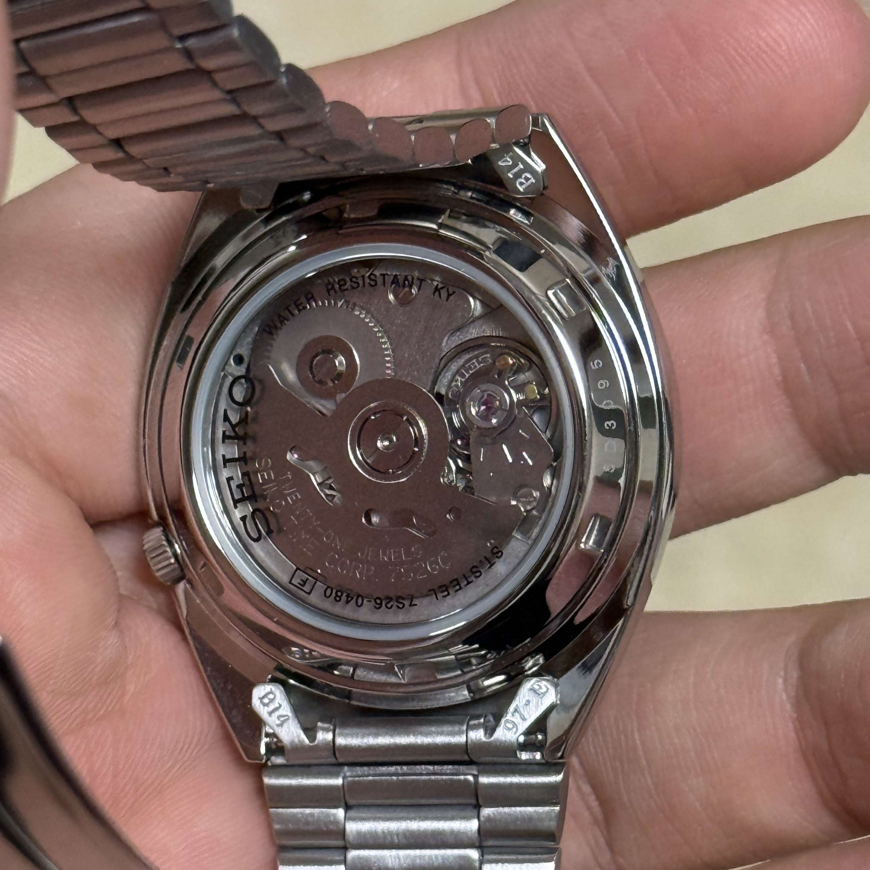 Seiko SNXS79K1 37mm Black, Casio MDV-106-1A 착용 스타일 - 3