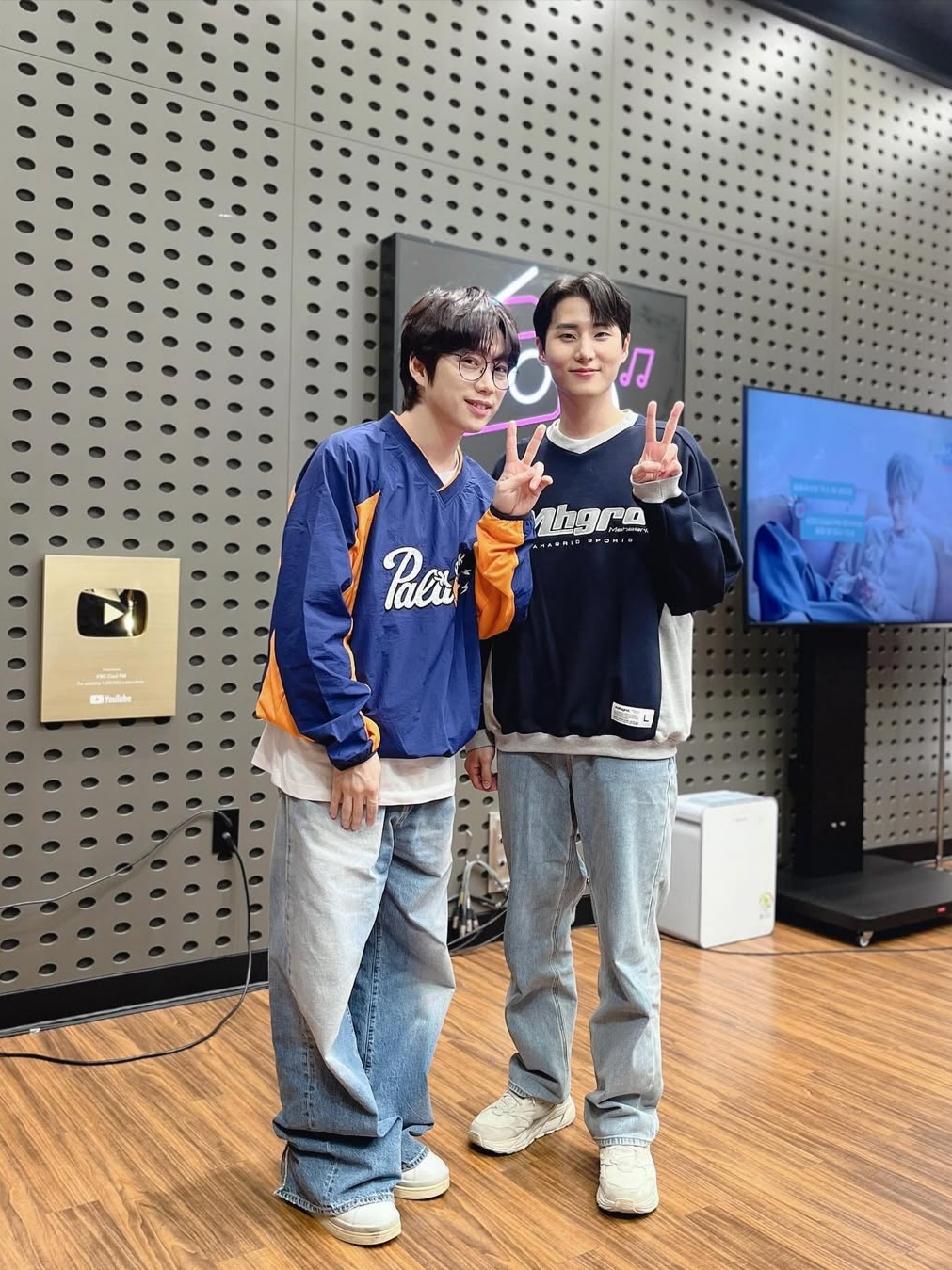 Palace Shell Pullover Jacket Navy - 22SS 착용 스타일 - 2