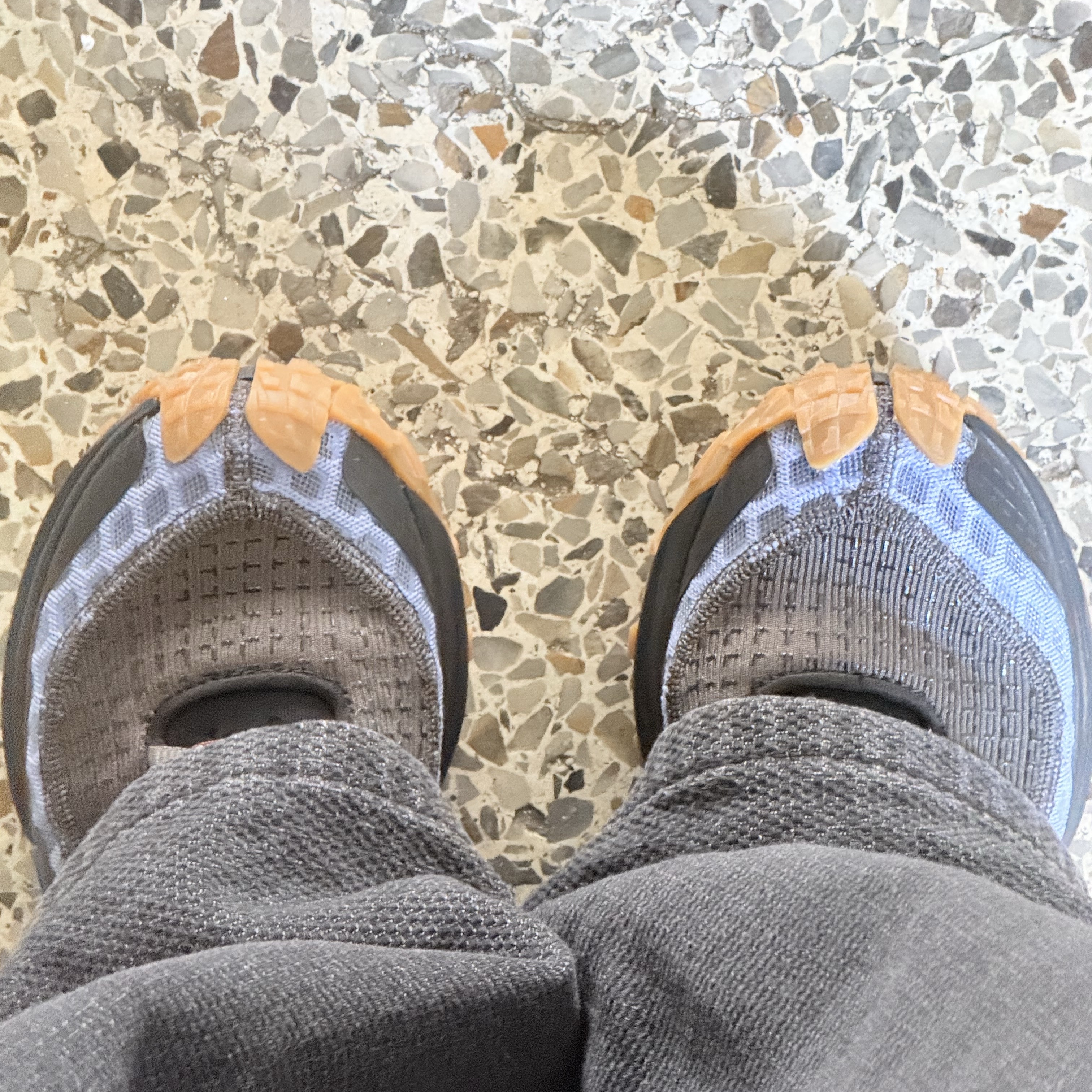 New Balance x Cayl Minimus Trail Blue 착용 스타일