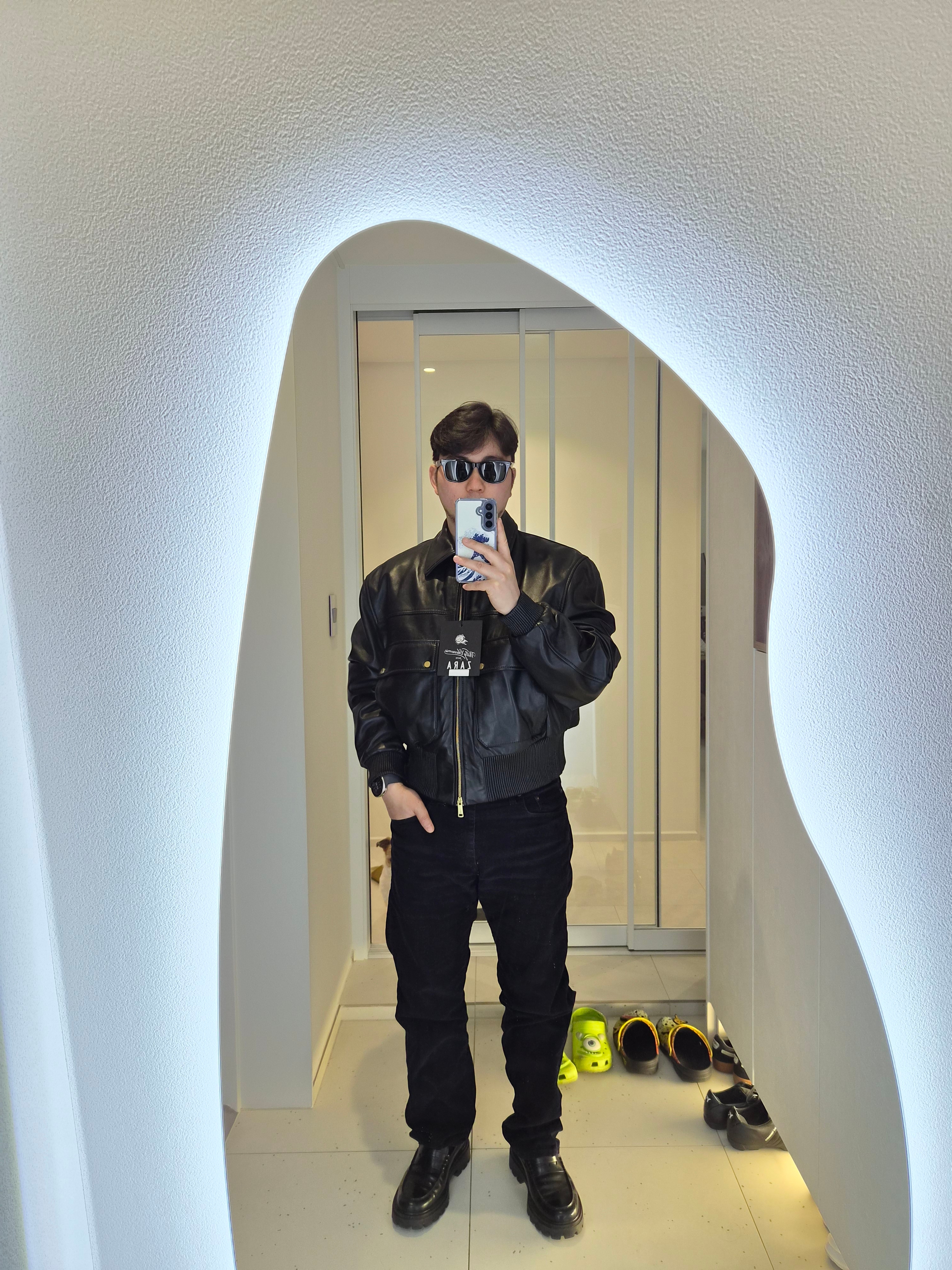 Zara x Willy Chavarria Cropped Fit Nappa Leather Jacket Black 착용 스타일
