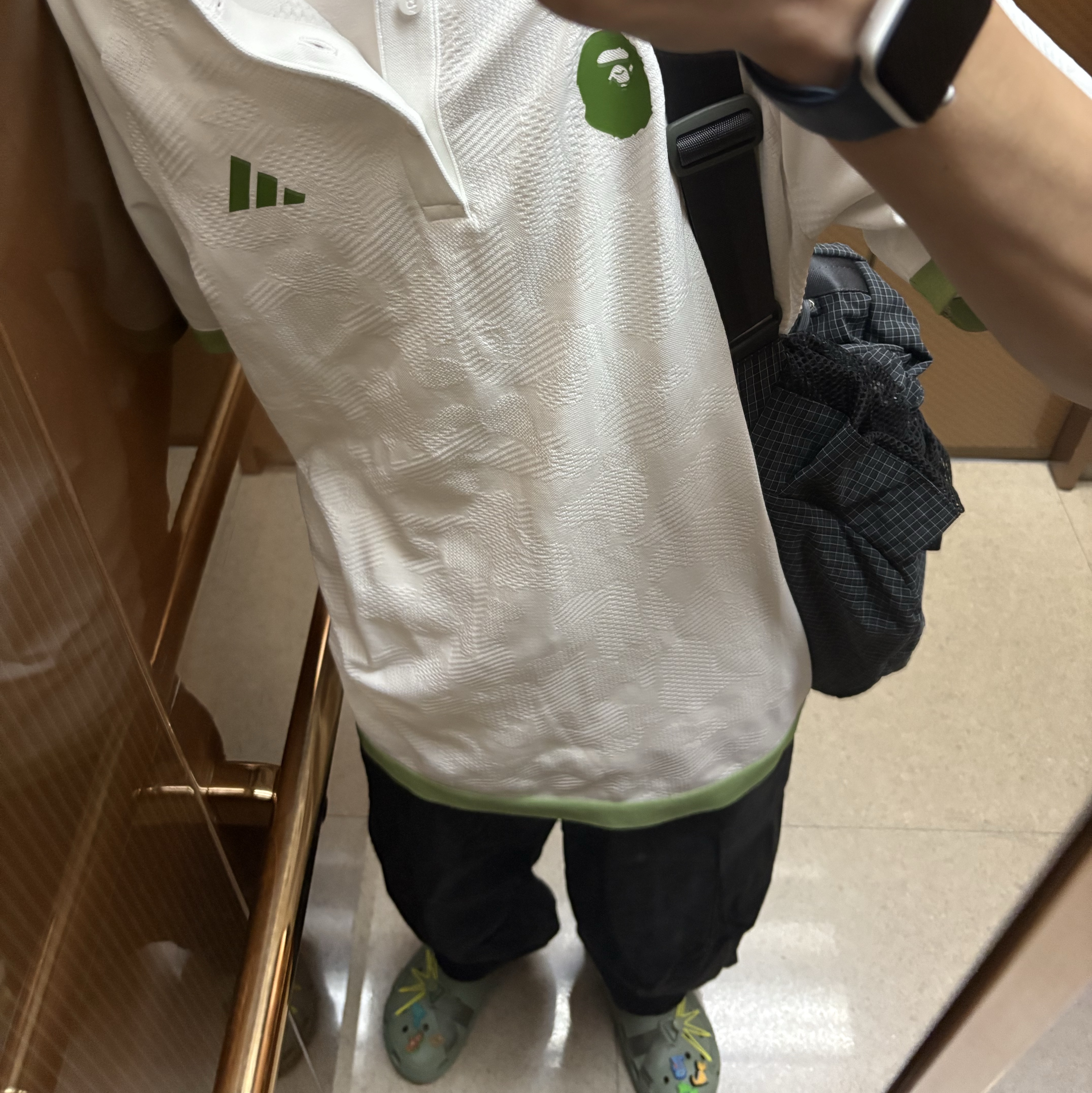 Adidas x BAPE Short Sleeve Golf Polo Shirt White - US Sizing, Apple Watch SE 2024 40mm GPS Silver Aluminium Case with Sport Band S/M Denim (Korean Ver.) 착용 스타일