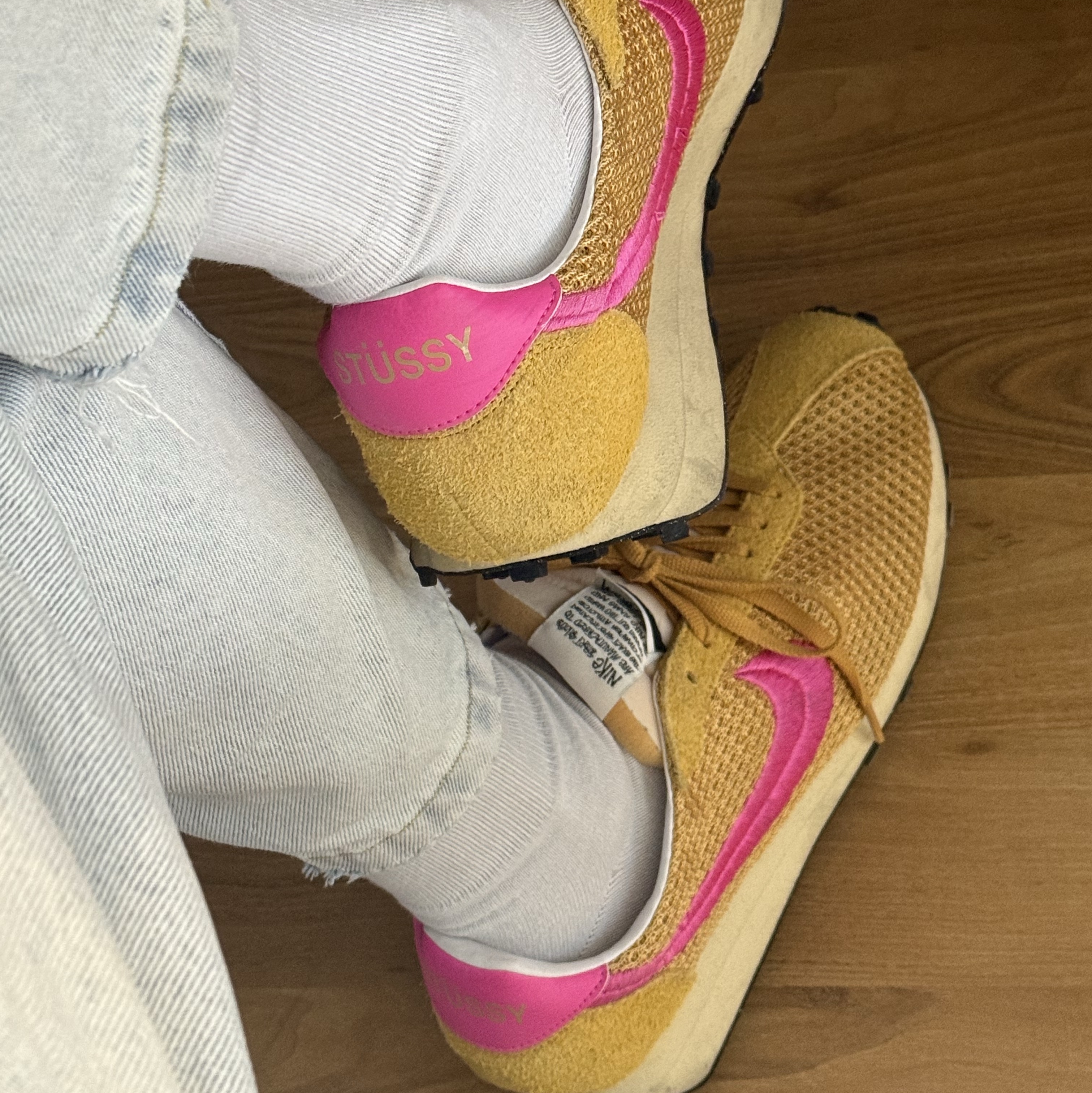Nike x Stussy LD-1000 SP Sanded Gold and Laser Fuchsia 착용 스타일