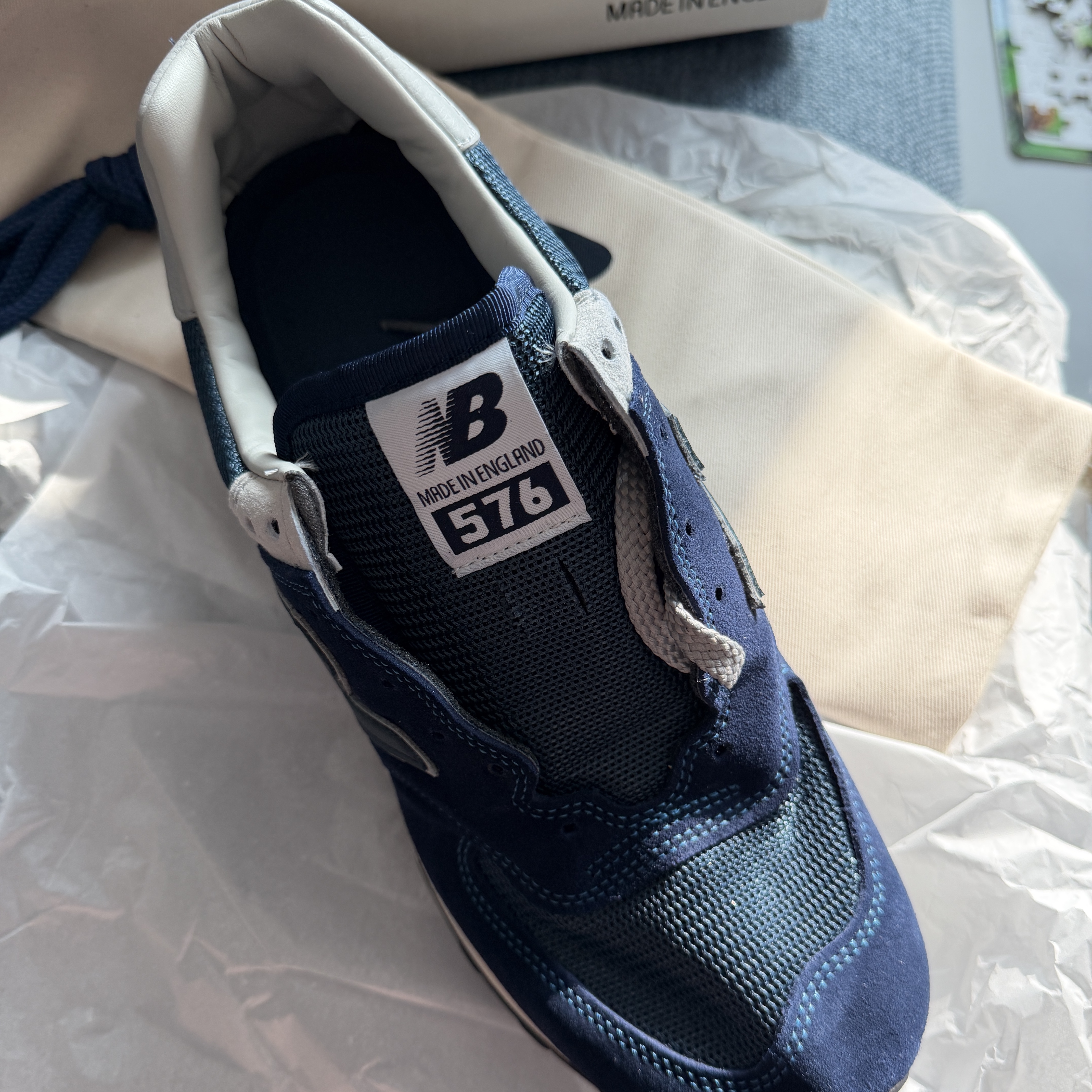 New Balance 576 Navy 착용 스타일 - 6