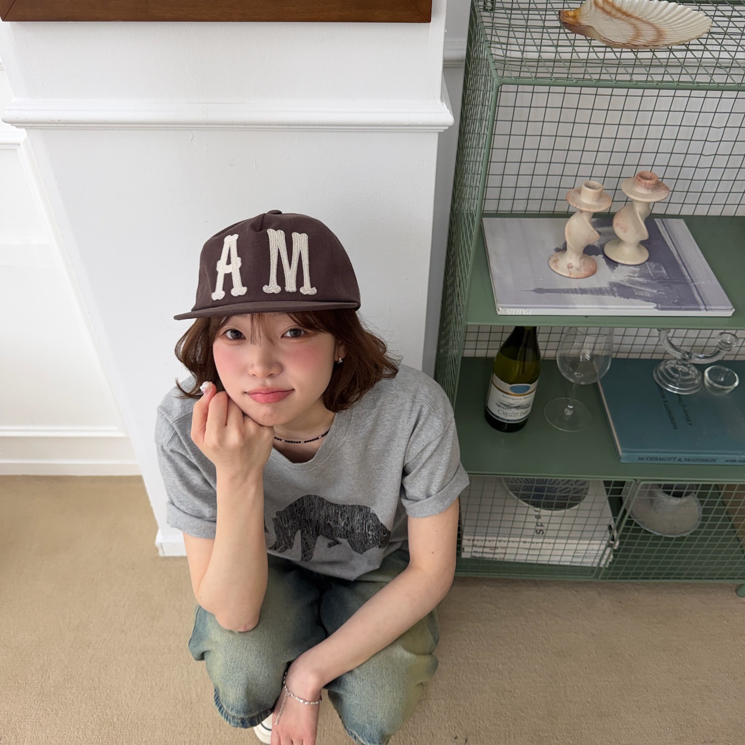 AMOU A.M 5Pannel Cap Brown, AMOU A.M 5Pannel Cap Navy 착용 스타일 - 2