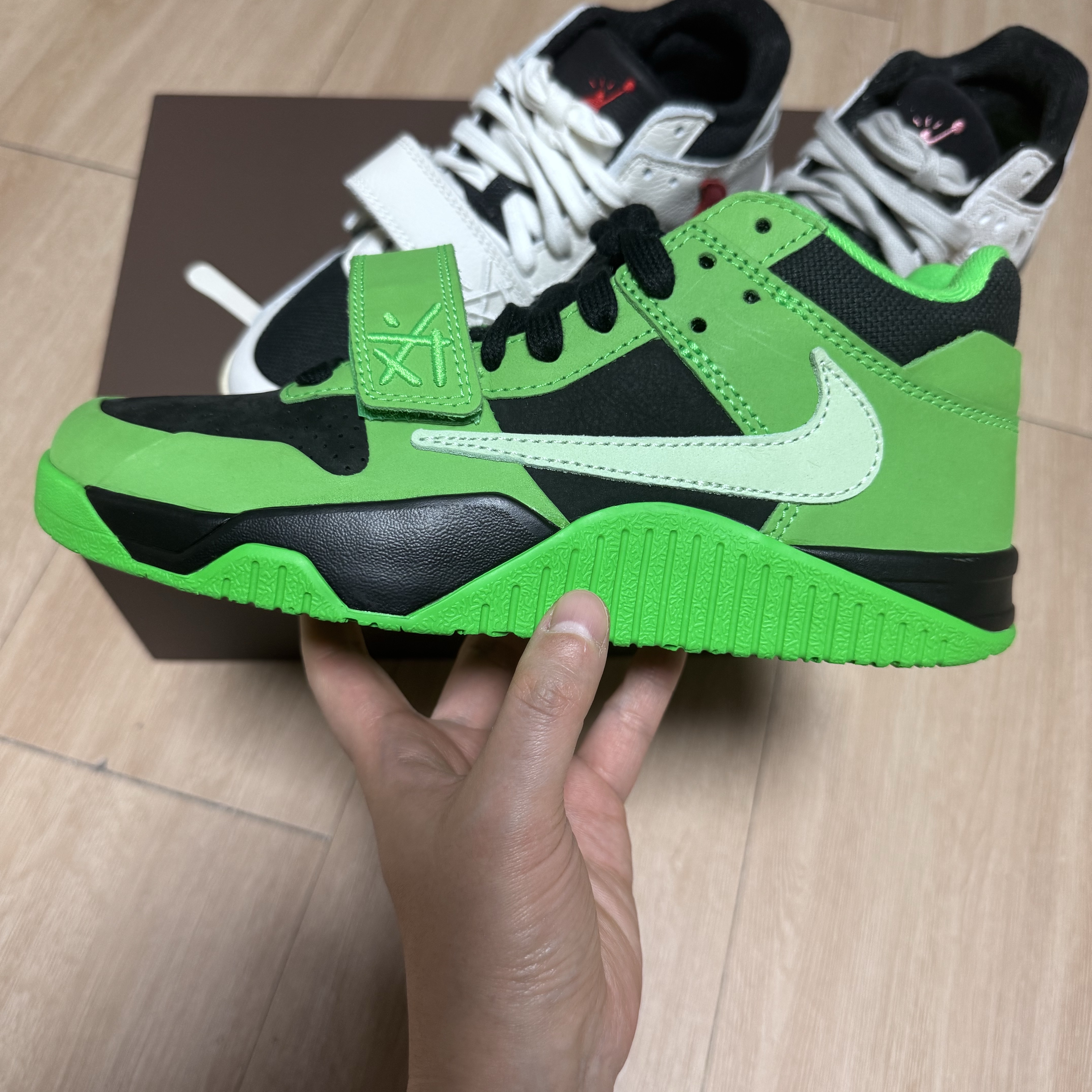 Jordan x Travis Scott Jumpman Jack TR Green Spark Vapor Green, Jordan x Travis Scott x Chase B Jumpman Jack TR Black Night Silver 착용 스타일 - 5