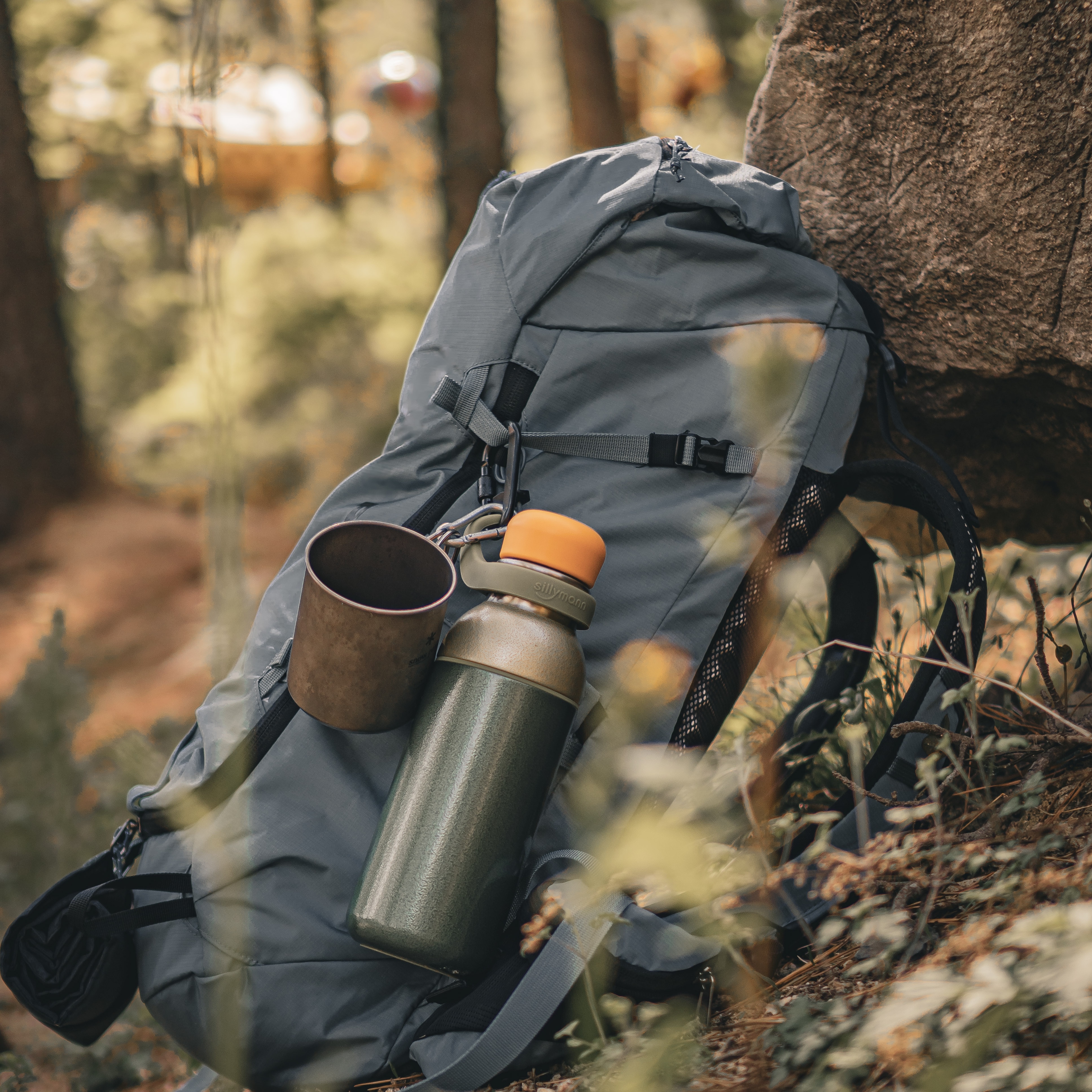 SILLYMANN Well athleisure straw bottle 600ml Camo Green 착용 스타일