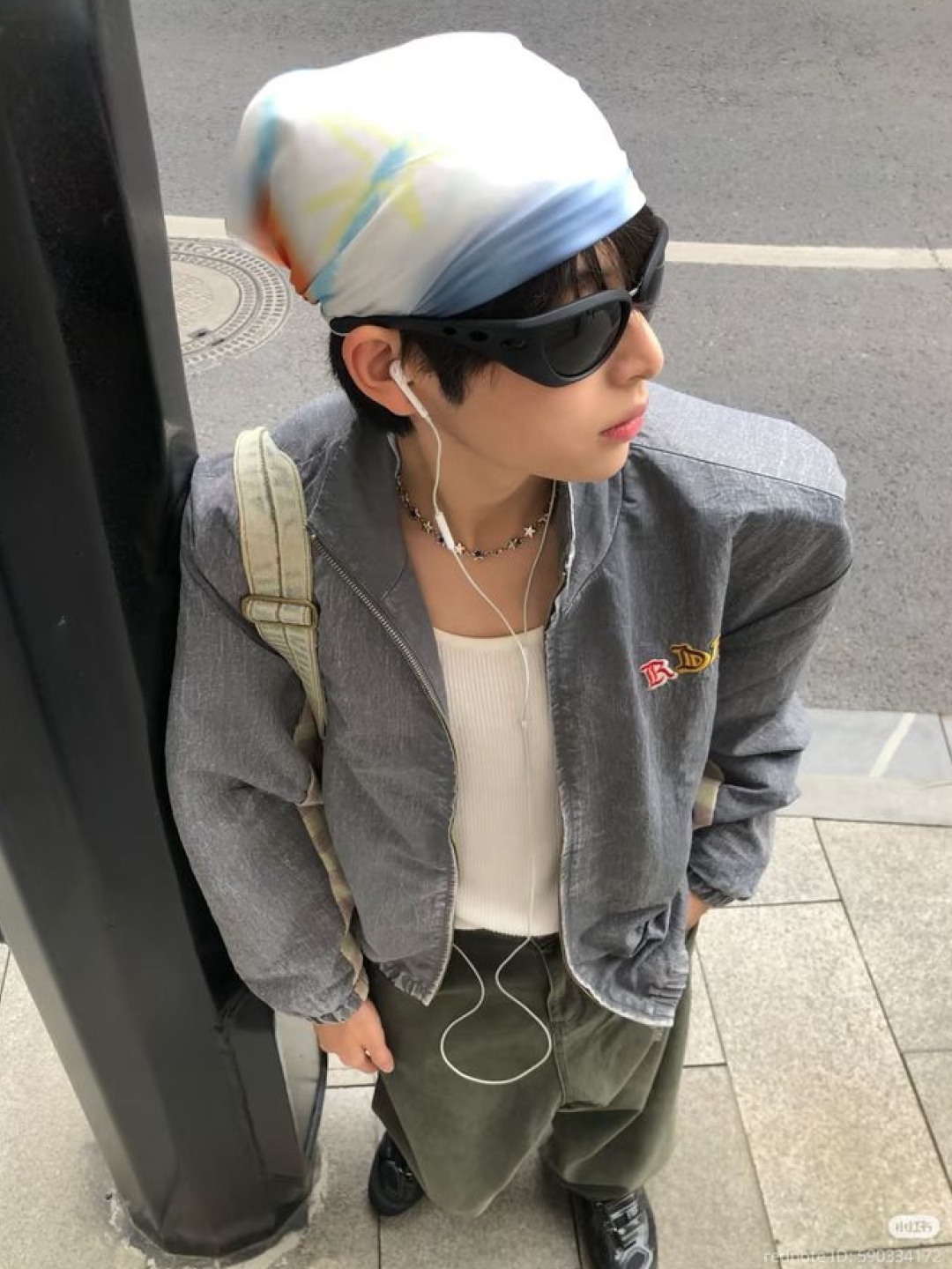 Ray-Ban DADDY-O II Polished Black Frame Green Classic G-15 Lenses, Ray-Ban RB4441D Bio-Based Polished Black Frame Dark Grey Lenses Low Bridge Fit 착용 스타일 - 4