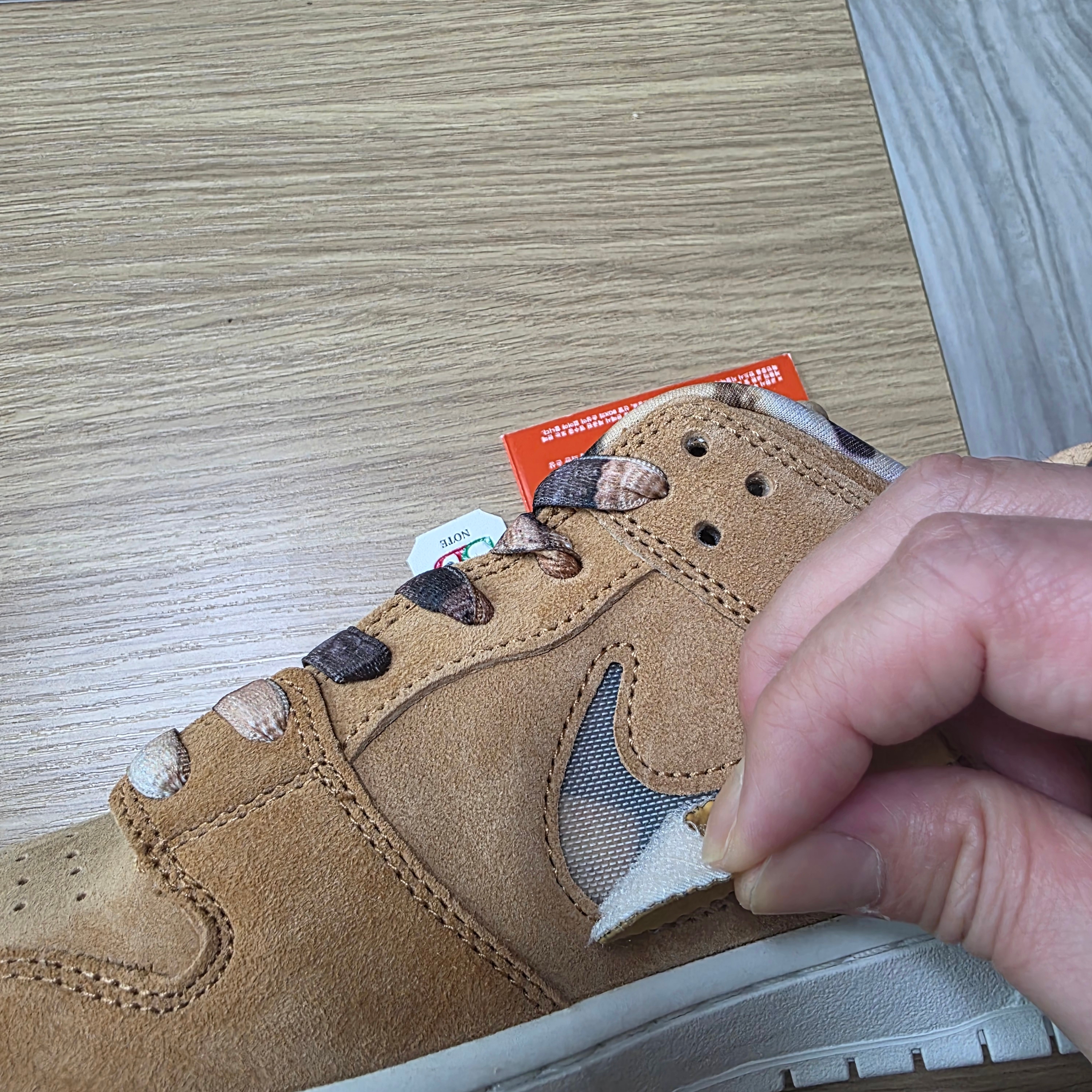 Nike x NOTE Manchester SB Dunk Low Pro Flax Honeycomb 착용 스타일 - 4