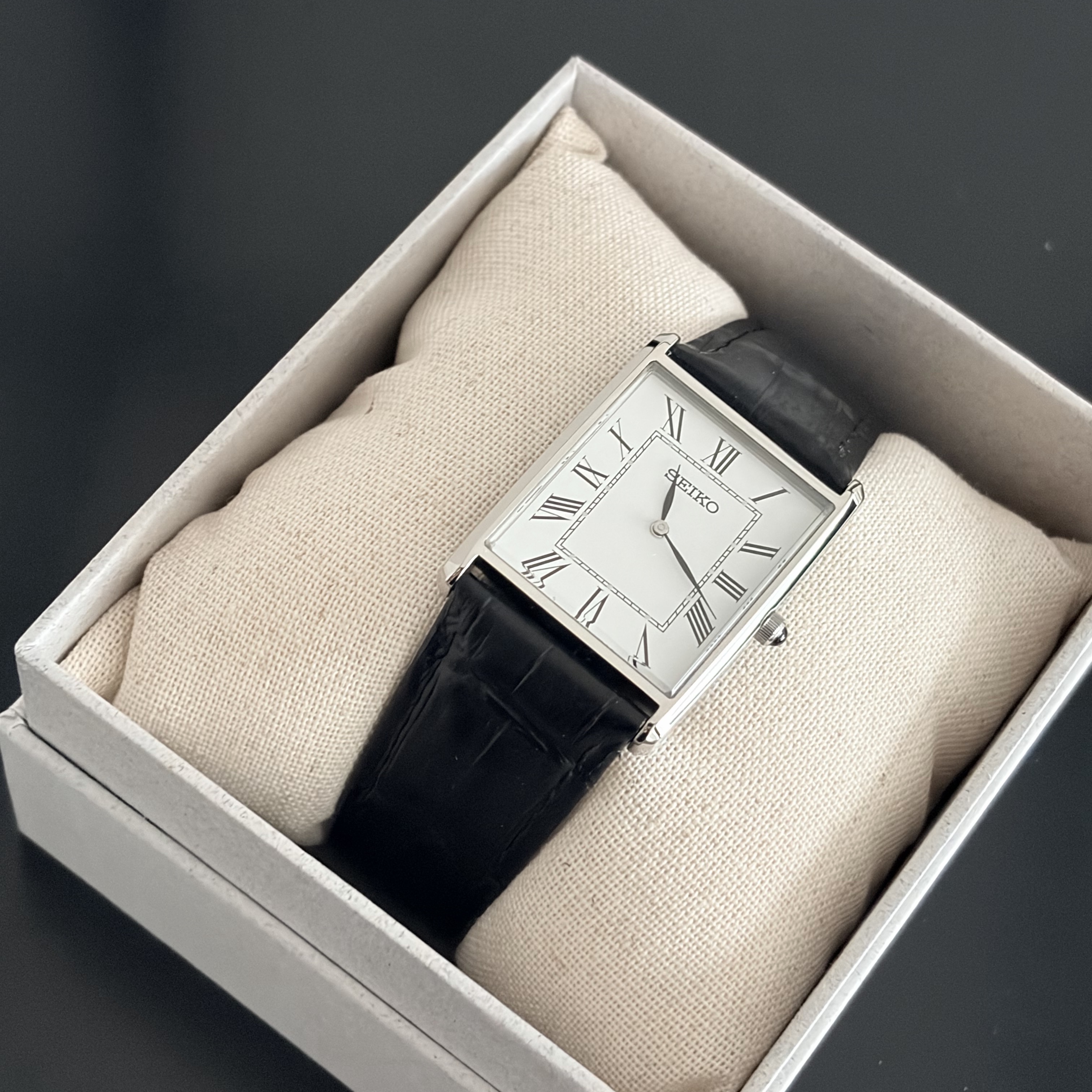 Seiko SWR049P1 28.4mm Black 착용 스타일 - 1