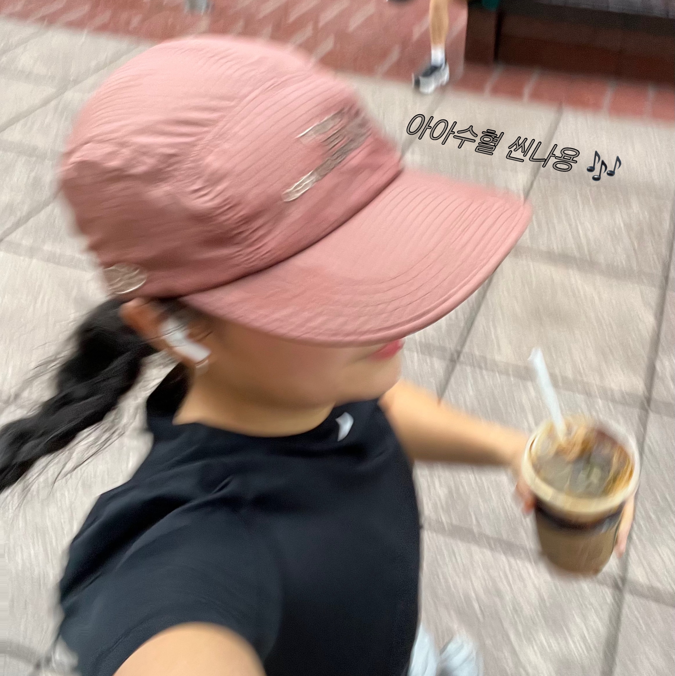 Menasoo Dont Feel Pressured Rip Camp Cap Brick 착용 스타일