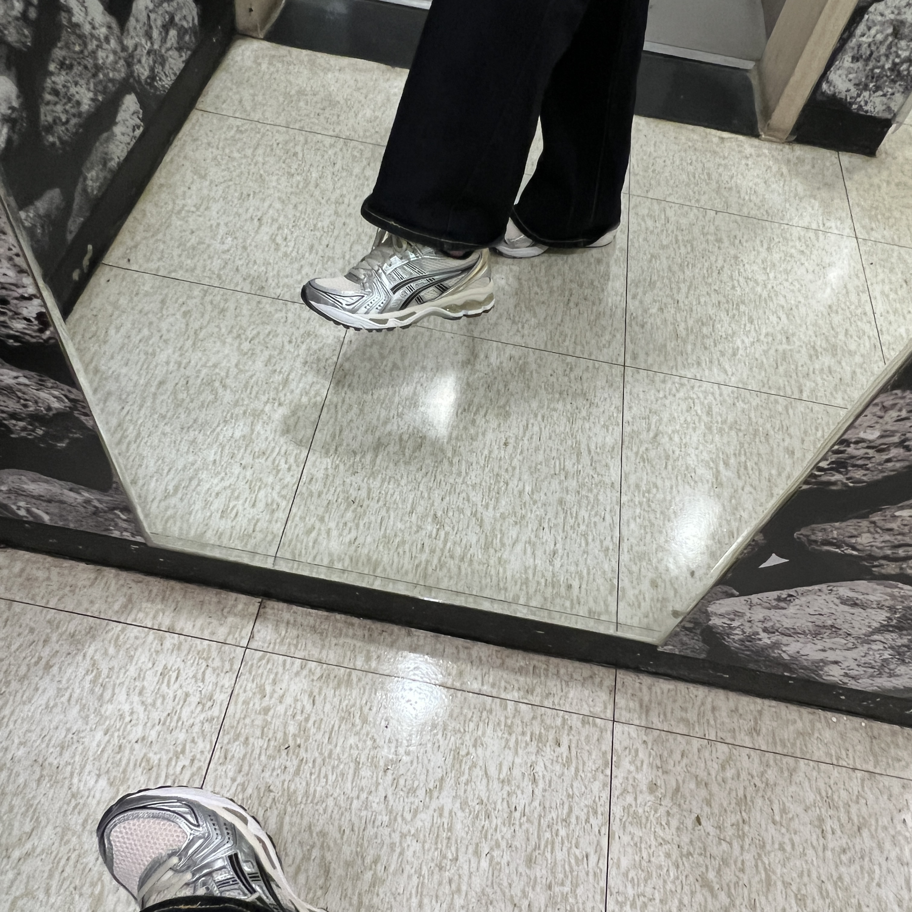 Asics Gel-Kayano 14 Birch Pure Silver 착용 스타일 - 1