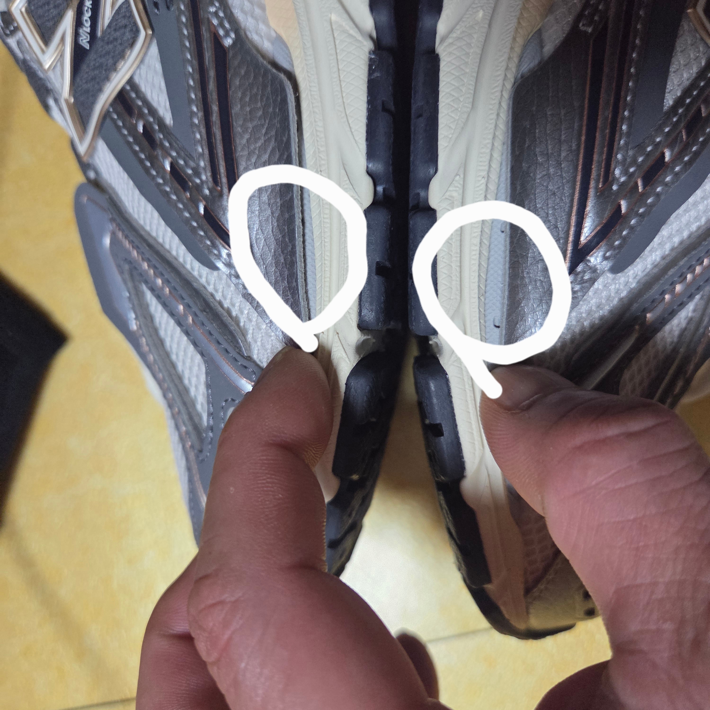 New Balance 1906A Silver Metallic Castlerock 착용 스타일 - 6