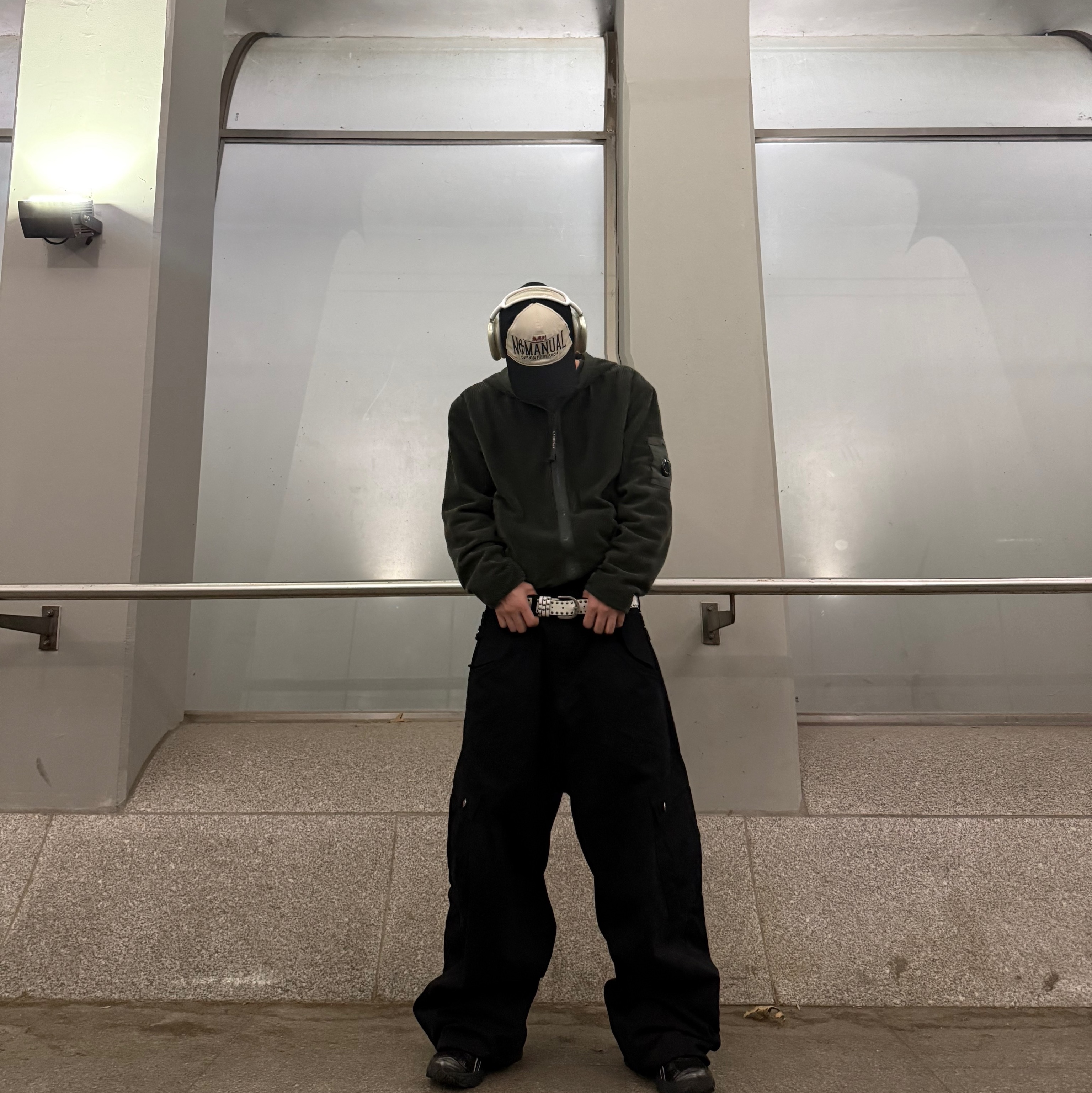 Aoiro x Pog Service Hikari M65 Curved Pants Vintage Black, Asics Gel-Kayano 14 Black Pure Silver 착용 스타일 - 1