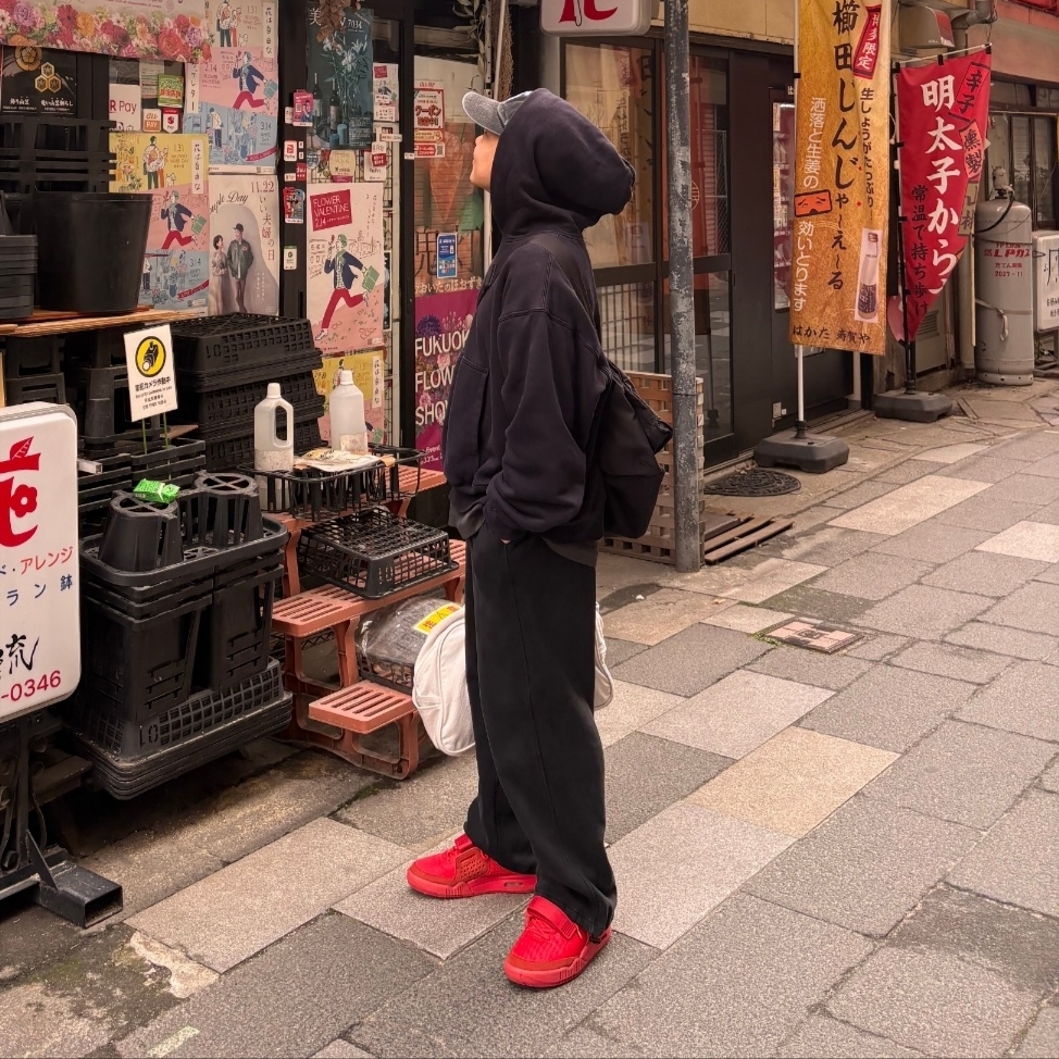 Nike Air Yeezy 2 Red October, Yeezy Gap Hoodie Black 착용 스타일 - 1