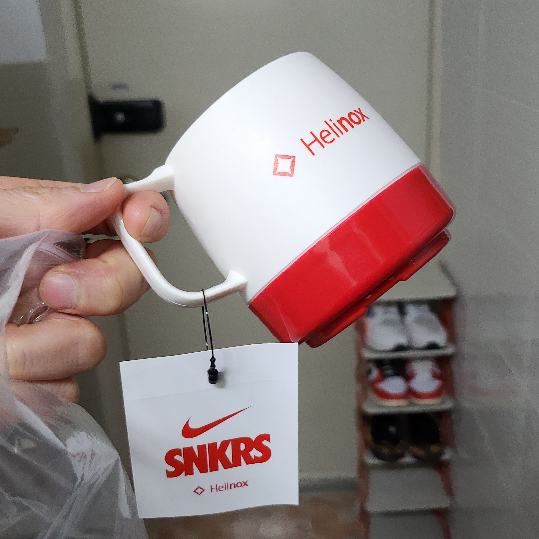 Helinox x Nike SNKRS Lounge Souvenir Dinex Mug White 착용 스타일 - 1