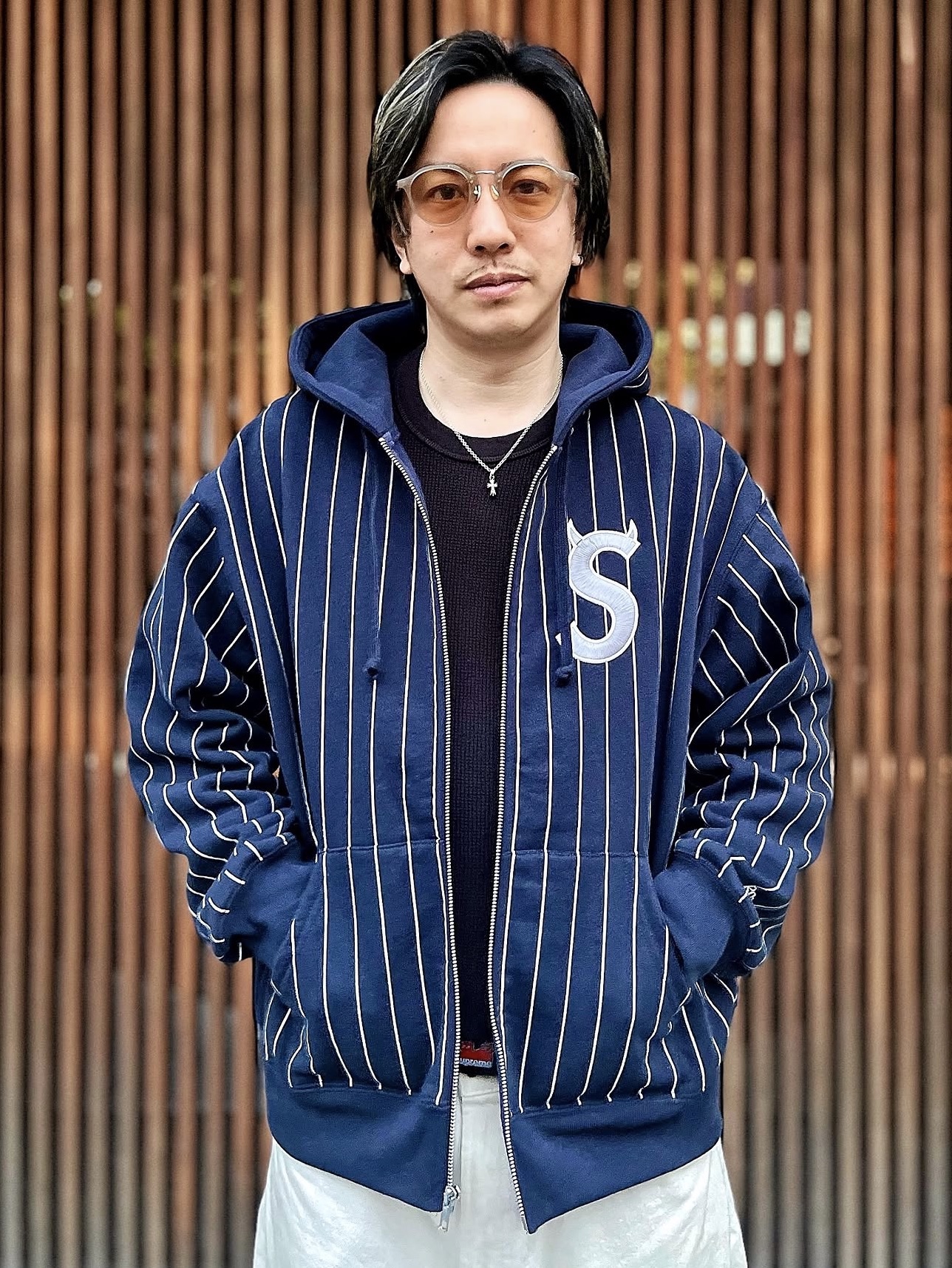 Supreme Devil S Logo Zip Up Hooded Sweatshirt Stripe - 26SS 착용 스타일 - 1