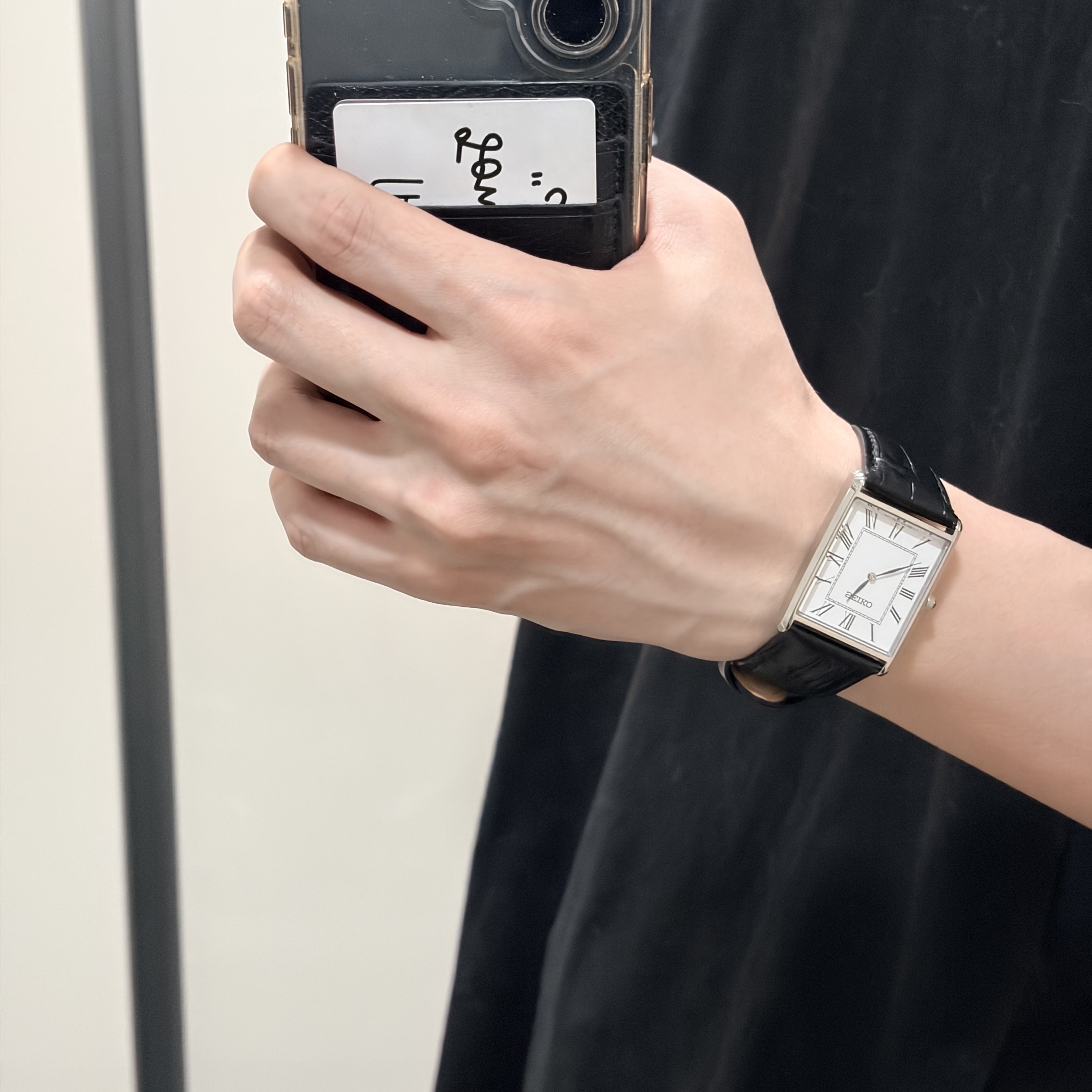 Seiko SWR049P1 28.4mm Black 착용 스타일 - 3
