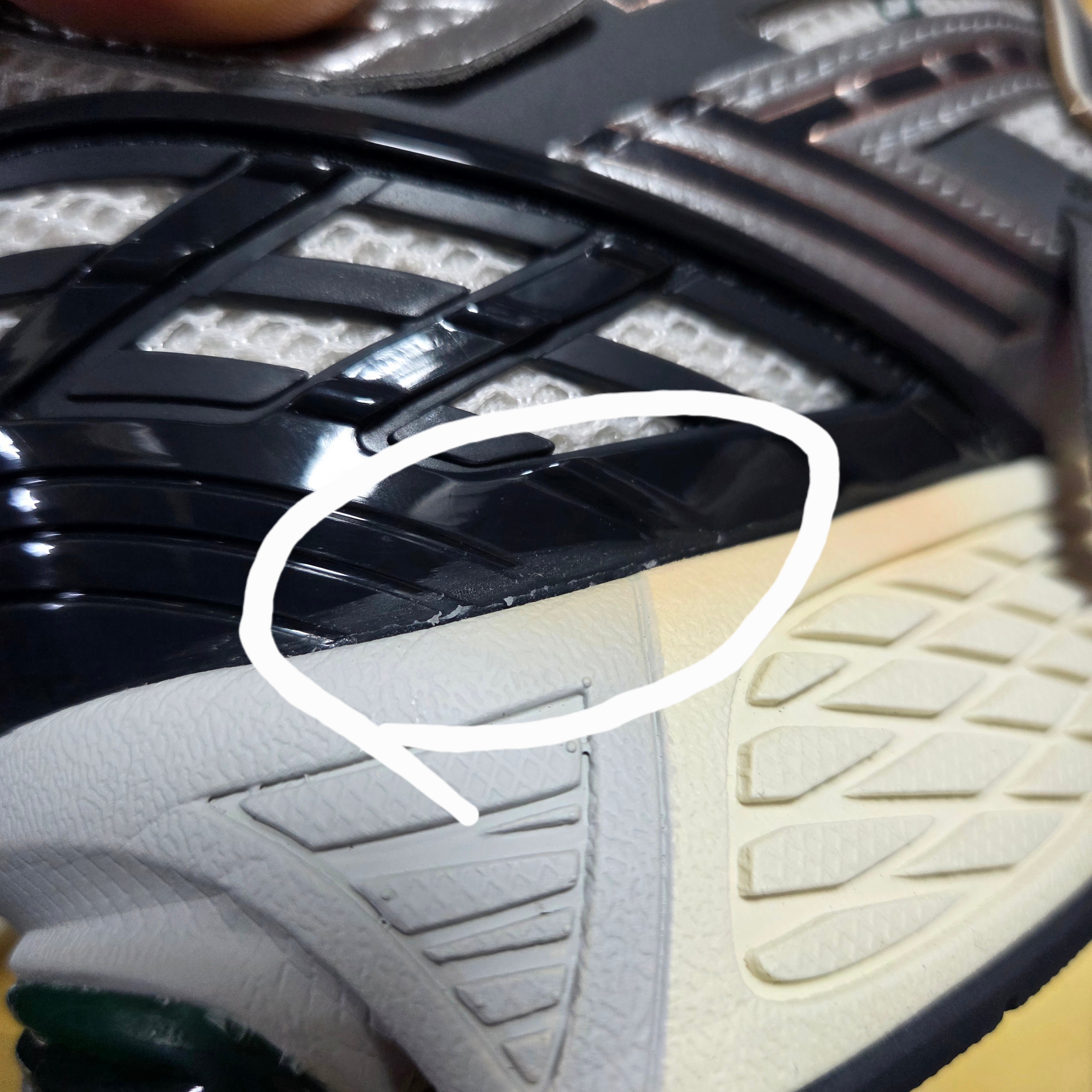 New Balance 1906A Silver Metallic Castlerock 착용 스타일 - 3