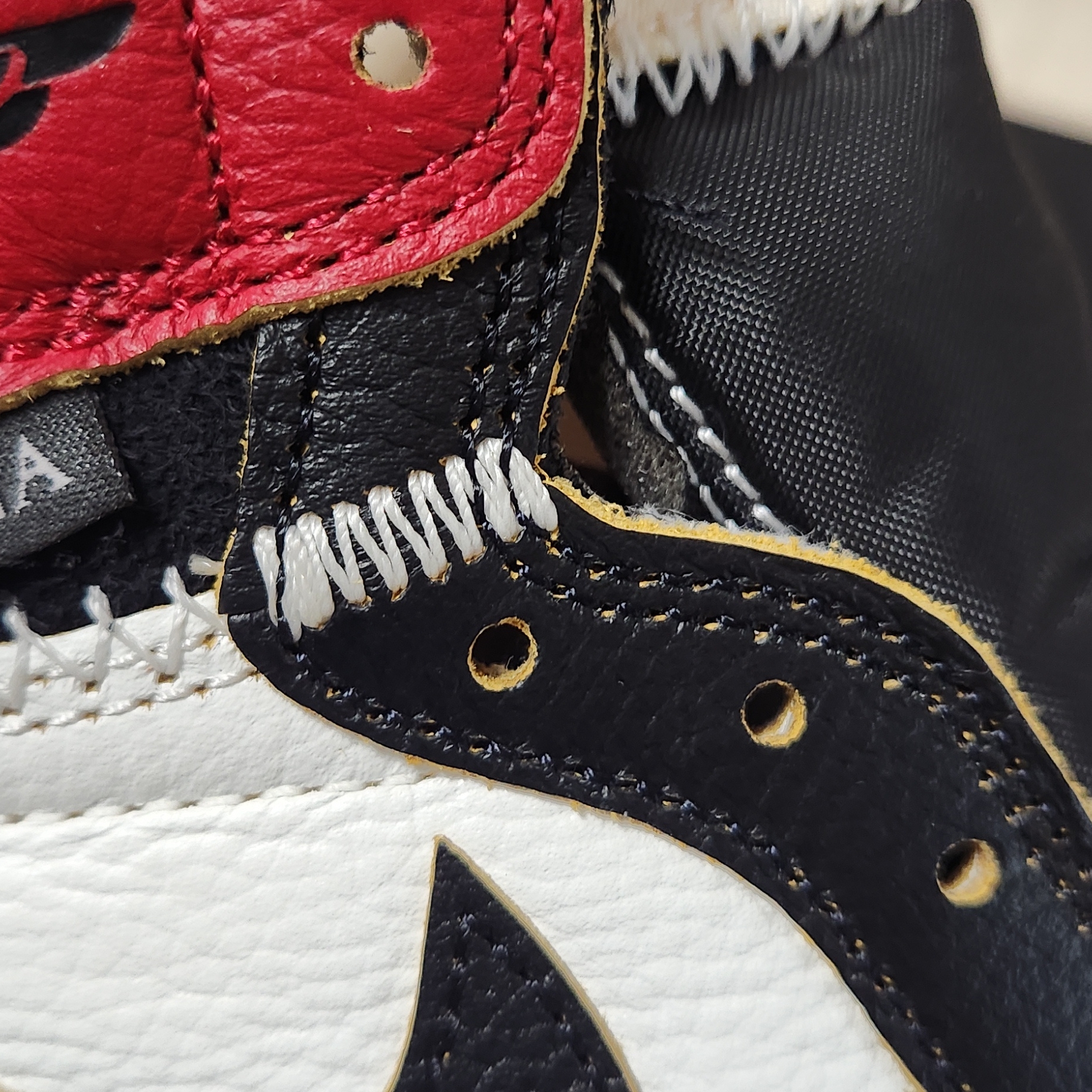 Jordan 1 x Fragment x Union LA Black and Varsity Red 착용 스타일 - 9