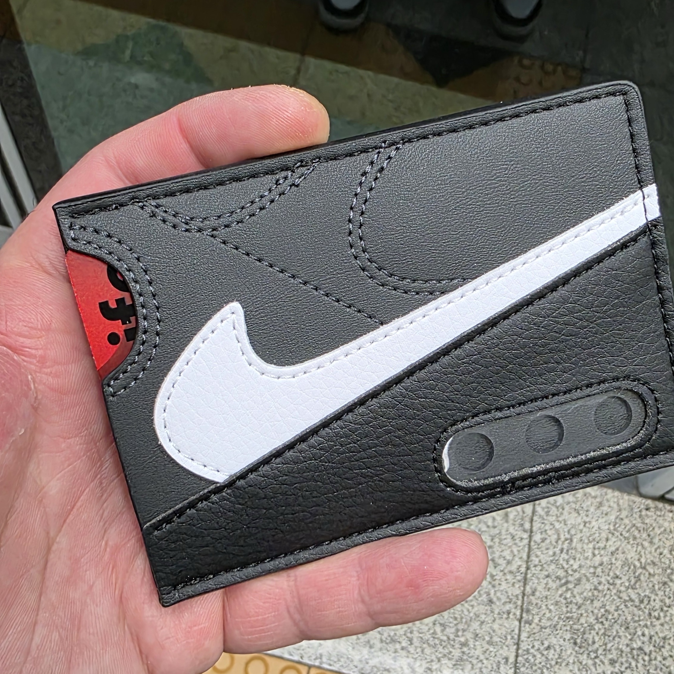 Nike Icon Air Max 90 Card Wallet Black 착용 스타일 - 1