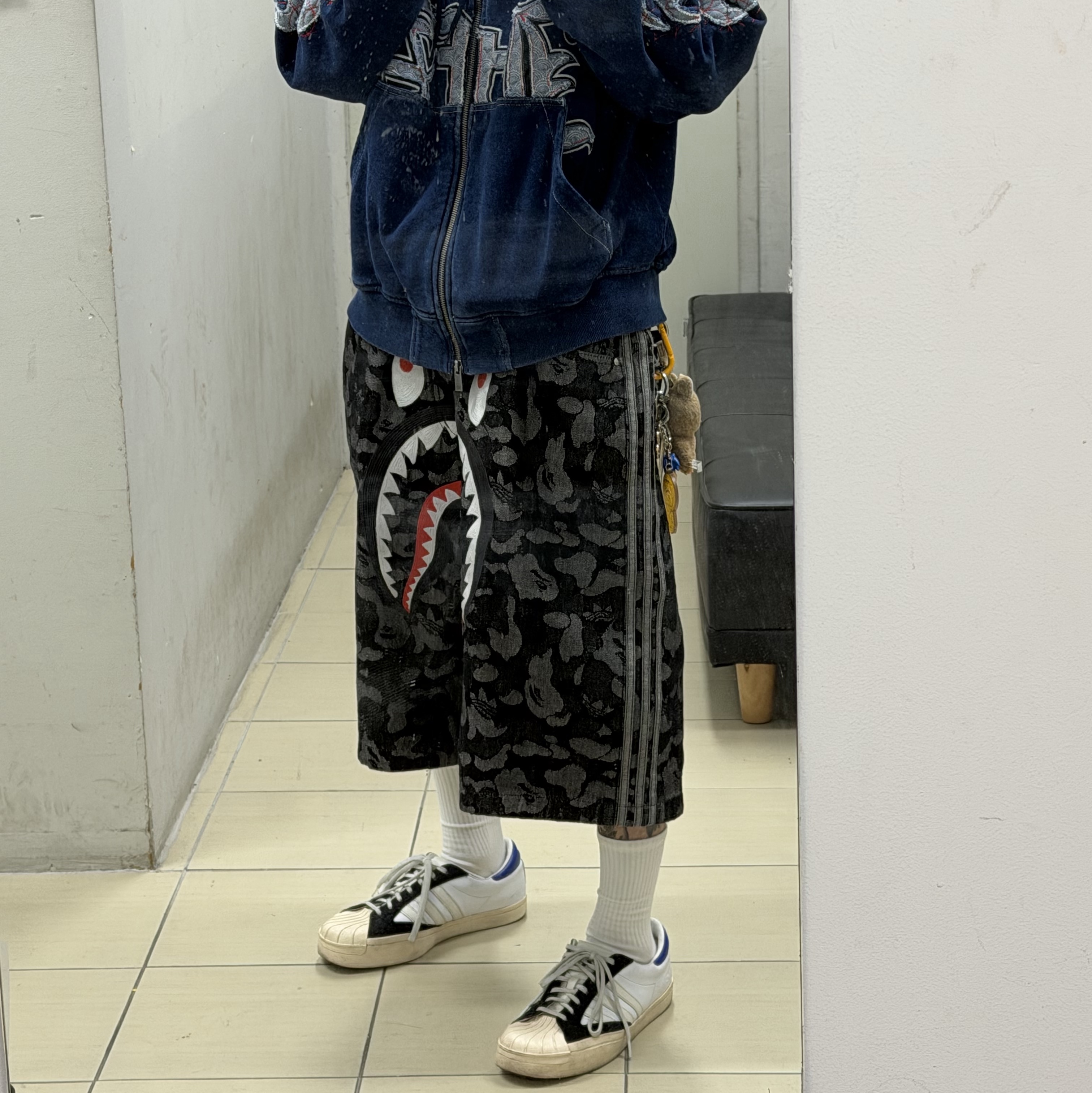 Adidas x BAPE Shark Denim Shorts Black - KR Sizing, Y-3 Yohji Star Cloud White Bold Blue 착용 스타일
