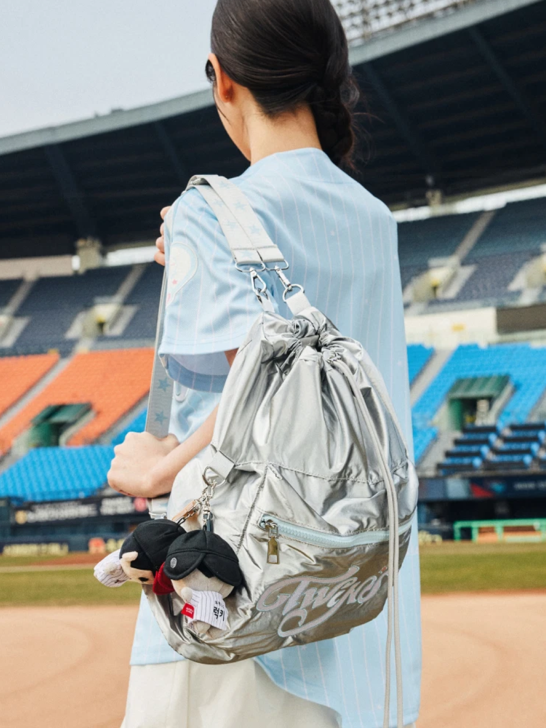 LG Twins x Chiikawa Uniform White (Non Marking Ver.), Doosan Bears x Manggom Authentic Uniform White Patch Ver. 1 (Non Marking Ver.) 착용 스타일 - 4