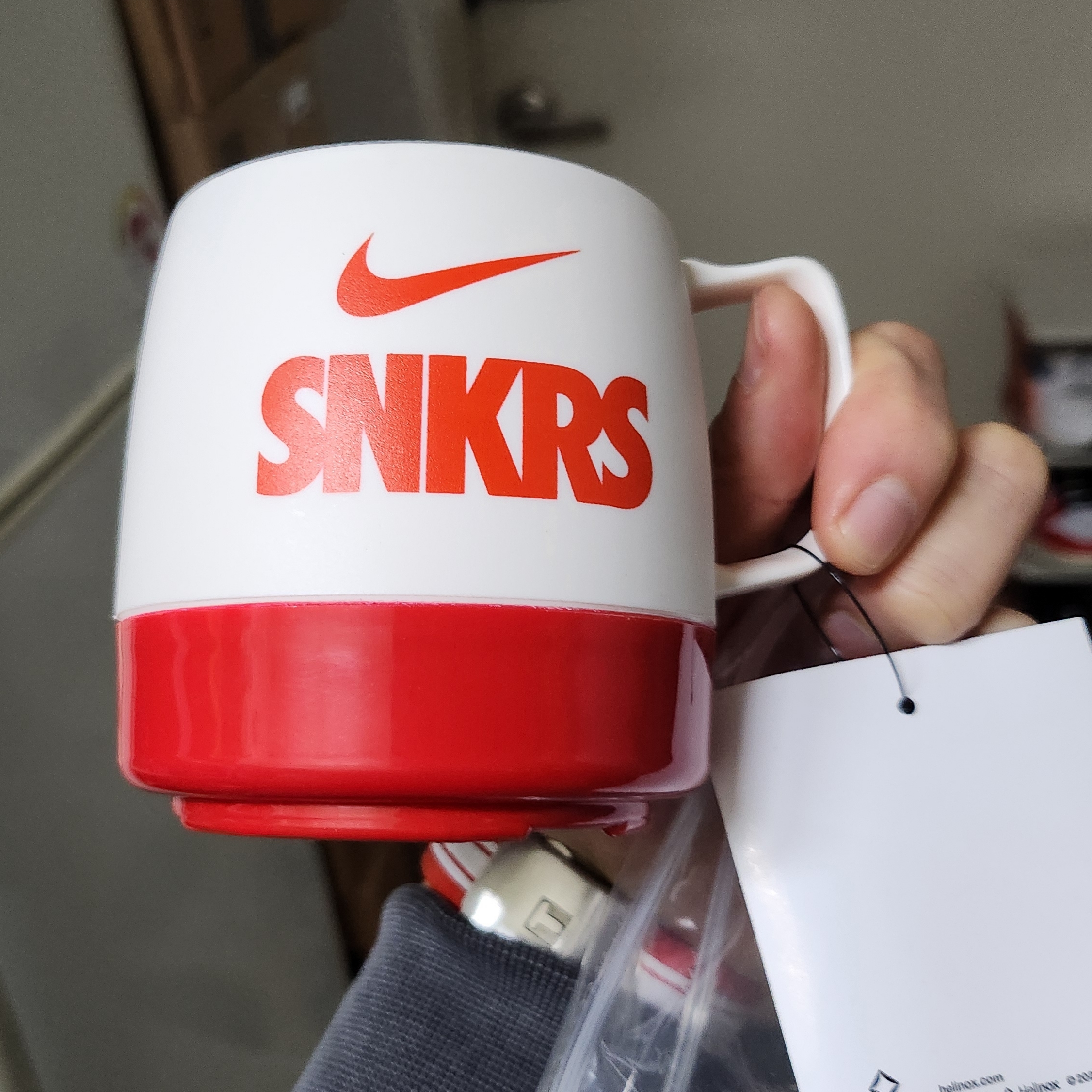 Helinox x Nike SNKRS Lounge Souvenir Dinex Mug White 착용 스타일 - 2