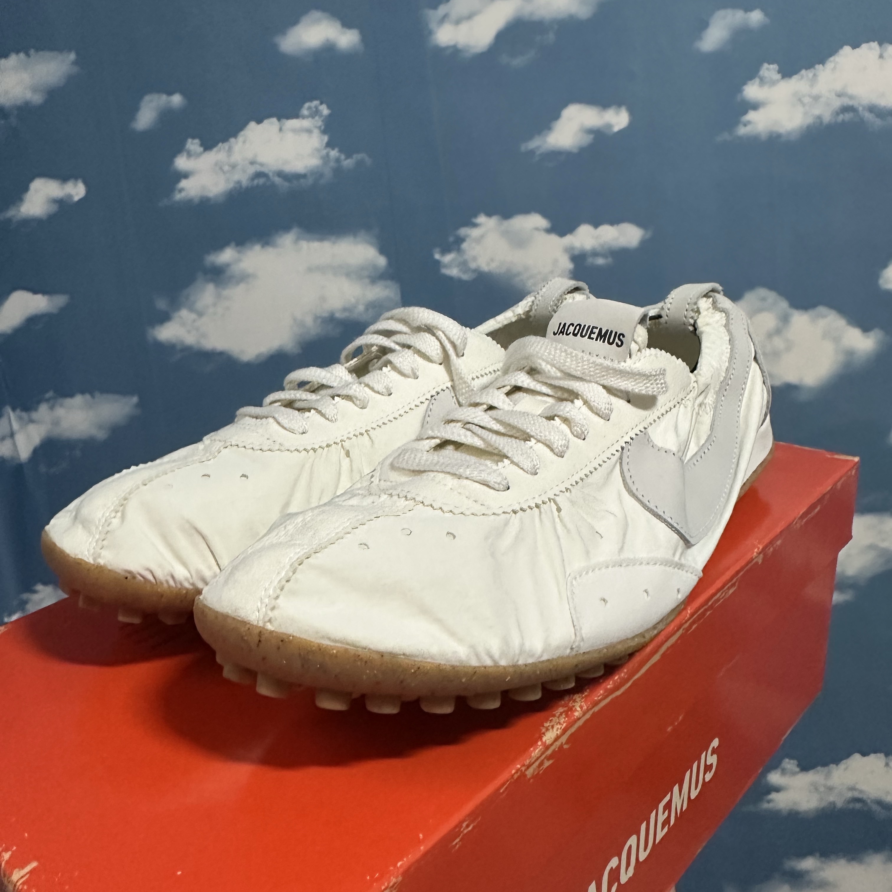 Nike x Jacquemus Moon Shoe SP Soft Pearl Sail 착용 스타일