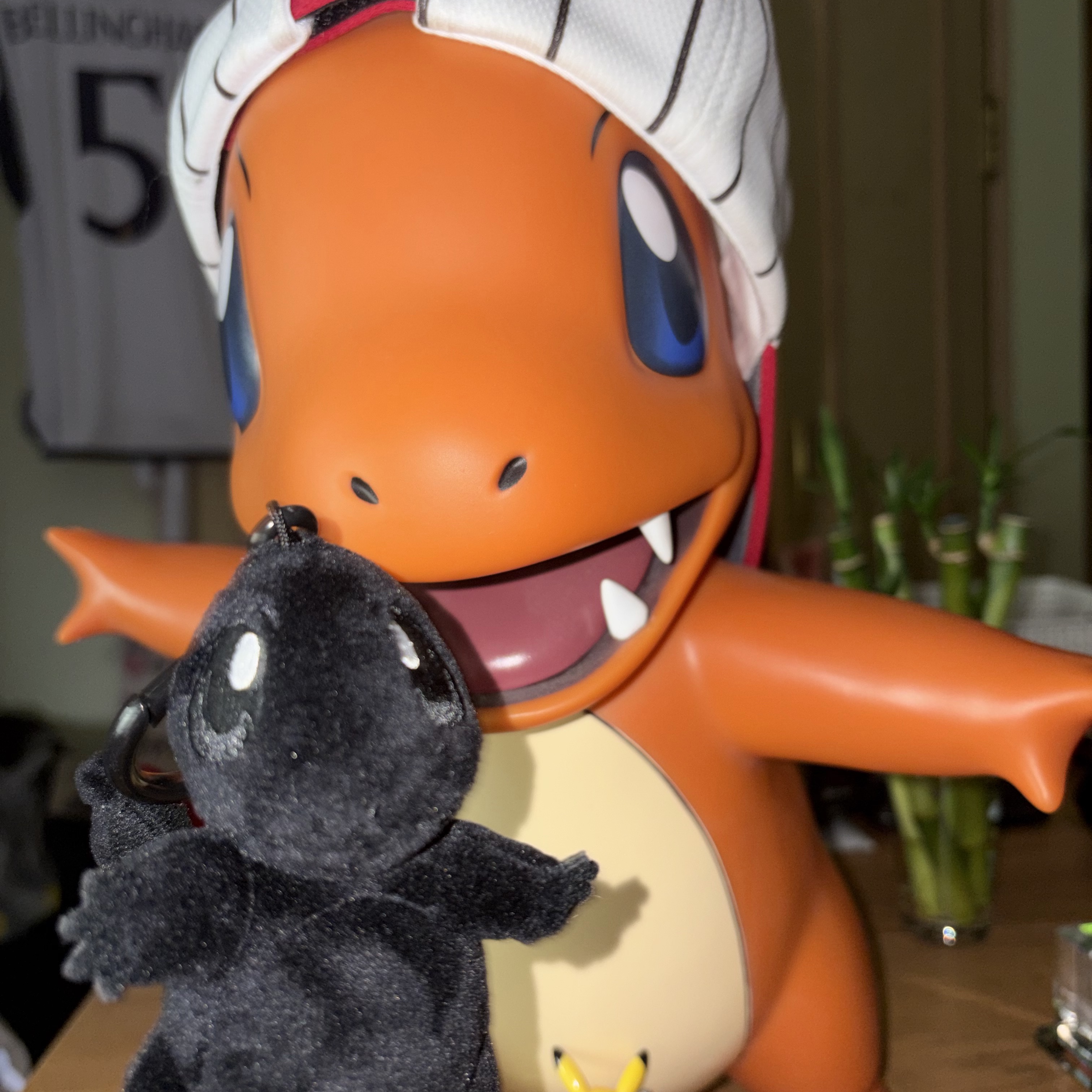Fragment x Pokemon INN Thunderbolt Project TBP Mascot Key Ring Hitokage Black 착용 스타일