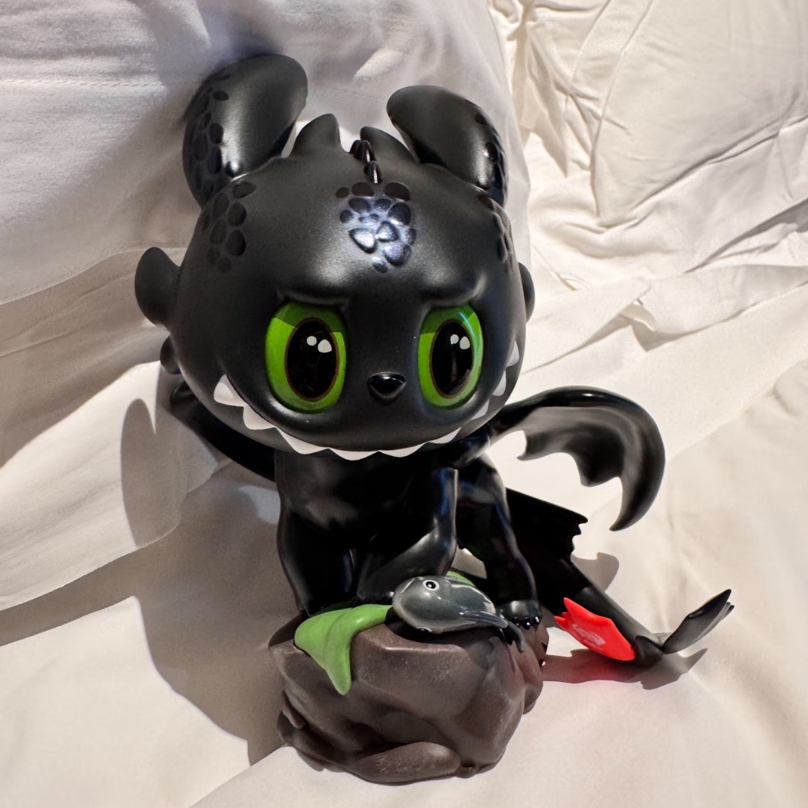 Pop Mart Labubu The Monsters x How to Train Your Dragon Series Figurine Sealed Case (1 Blind Box) 착용 스타일