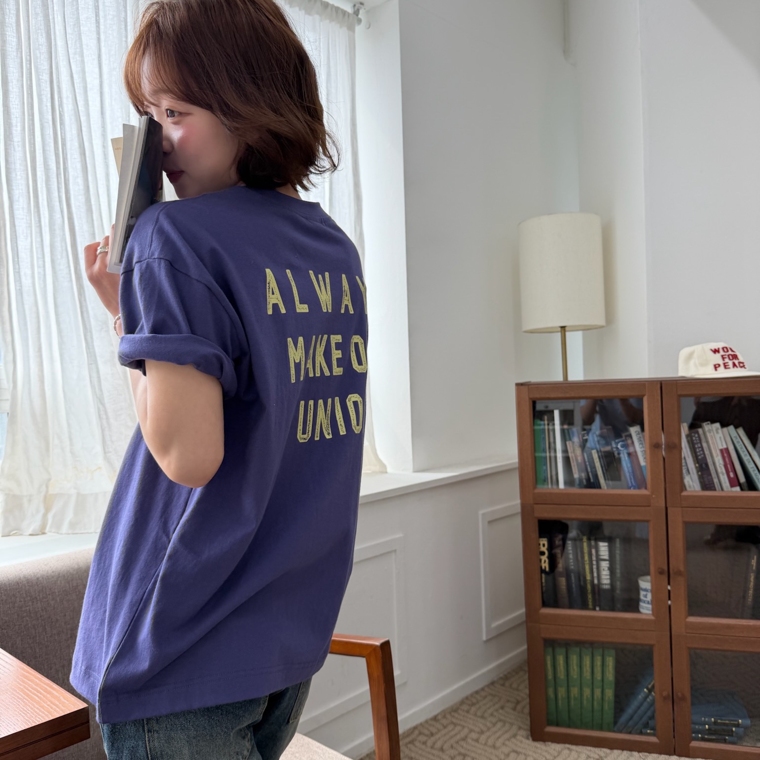 AMOU Holiday Half T- Shirts Purple, AMOU Holiday Half T- Shirts White 착용 스타일 - 3