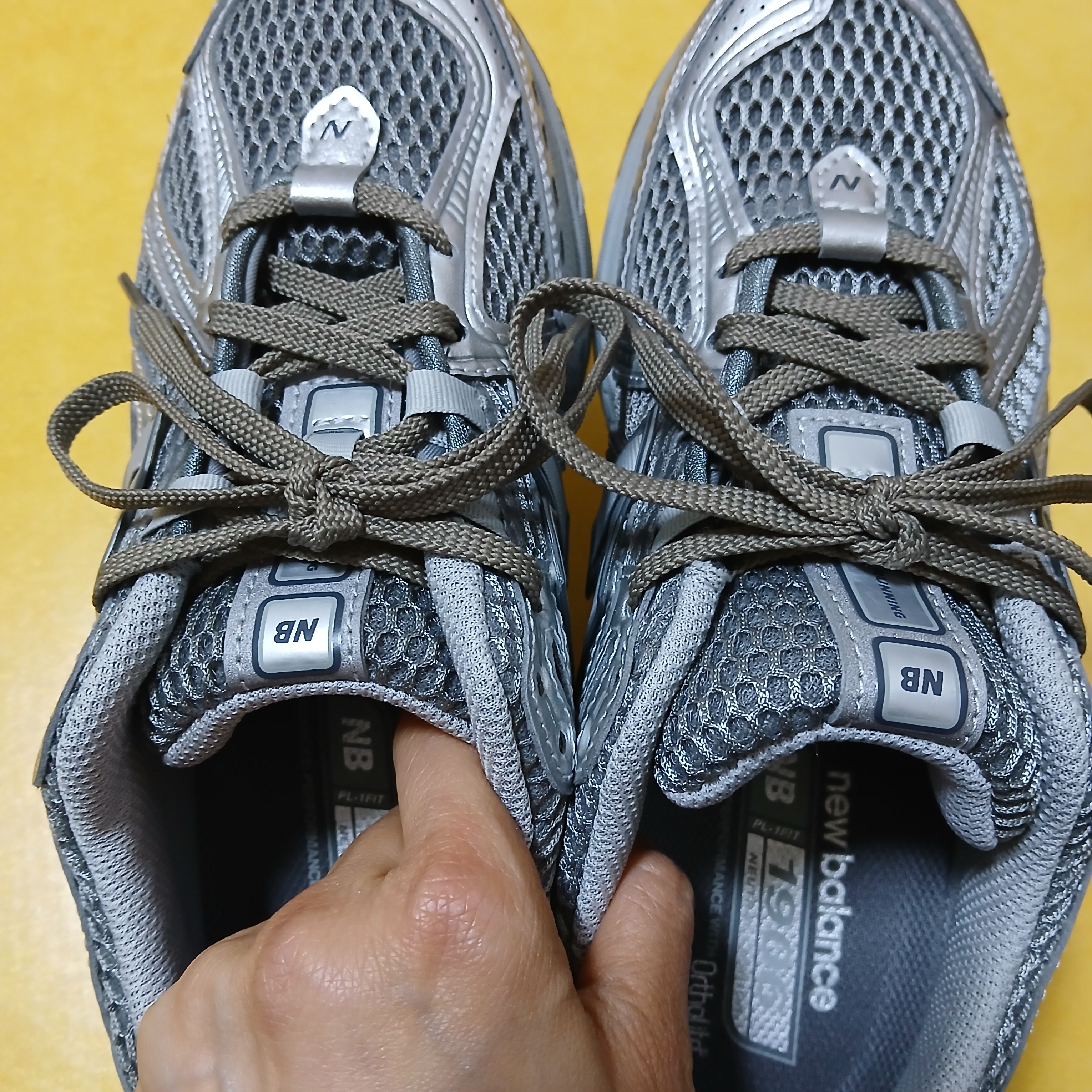 New Balance 1906R Harbor Grey Silver Metalic 착용 스타일 - 4