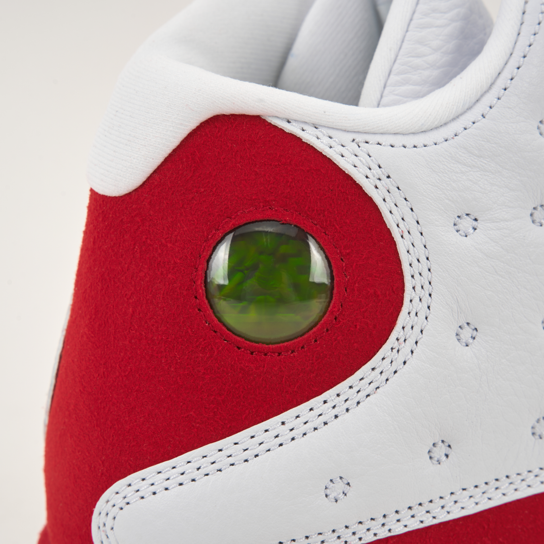 조던 13 레트로 화이트 유니버시티 레드(Jordan 13 Retro White and University Red) - 8