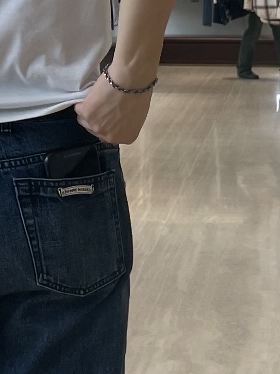 Enfants Riches Deprimes Classic Logo T-Shirt Faded Black, Enfants Riches Deprimes Classic Logo T-Shirt Sun Faded Black 착용 스타일 - 2