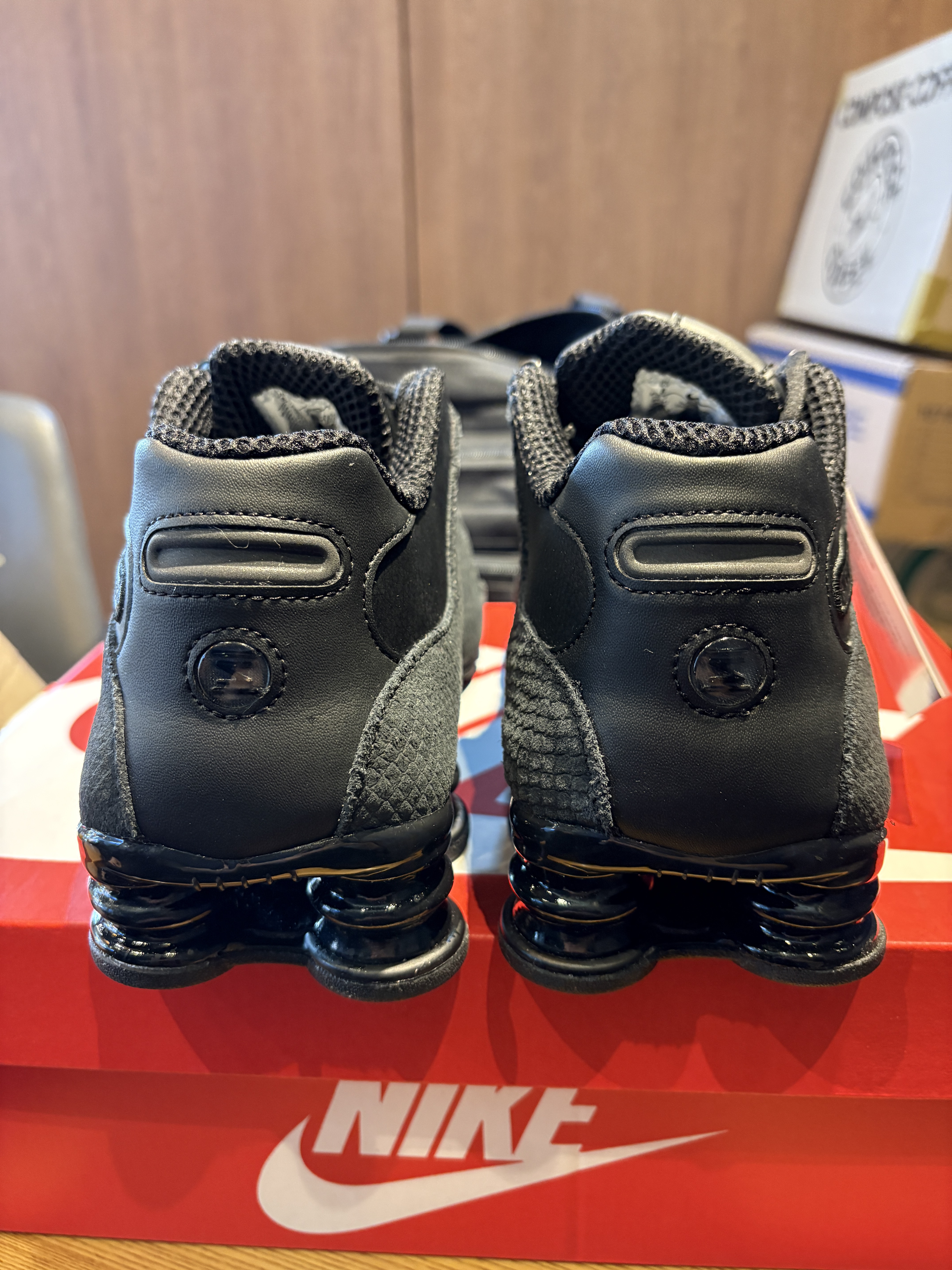 Nike Shox NZ Black 착용 스타일 - 2