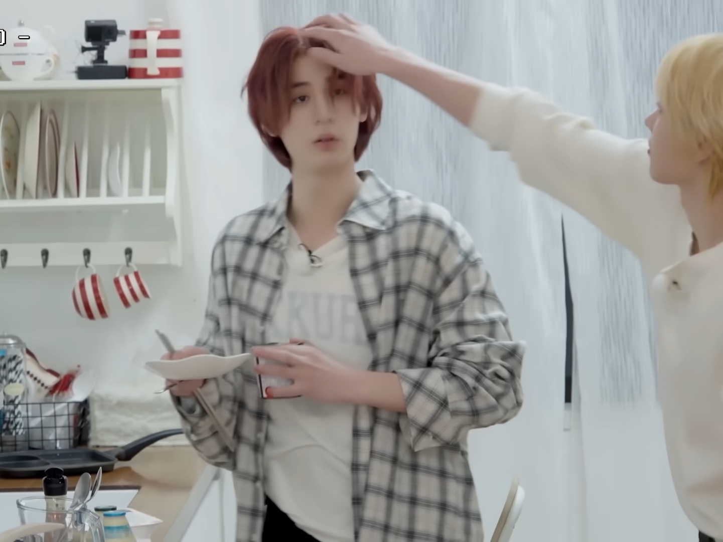 Undermycar Mu.122 Original Logo Basic Long Sleeve Check Shirts Purple Beige 착용 스타일 - 1